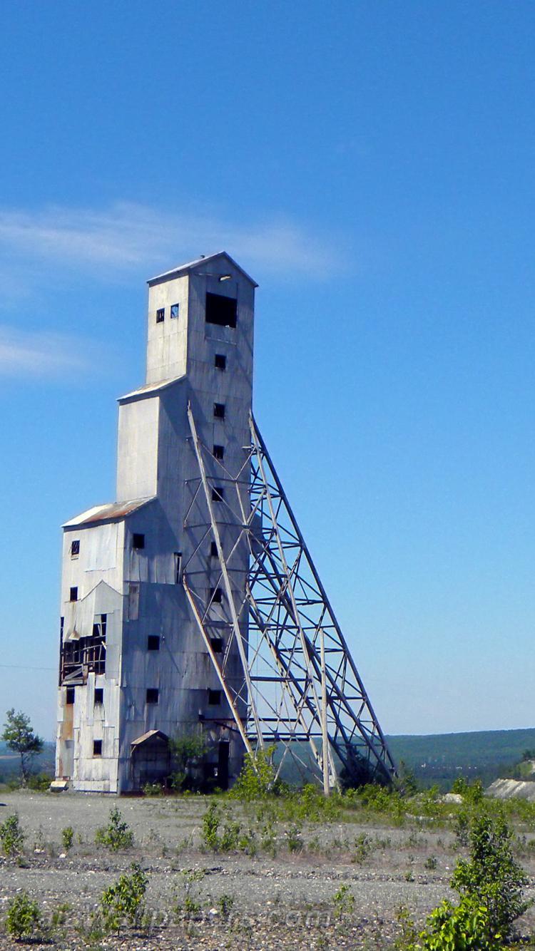 Mine building of Thetford Mines wallpaper 750x1334