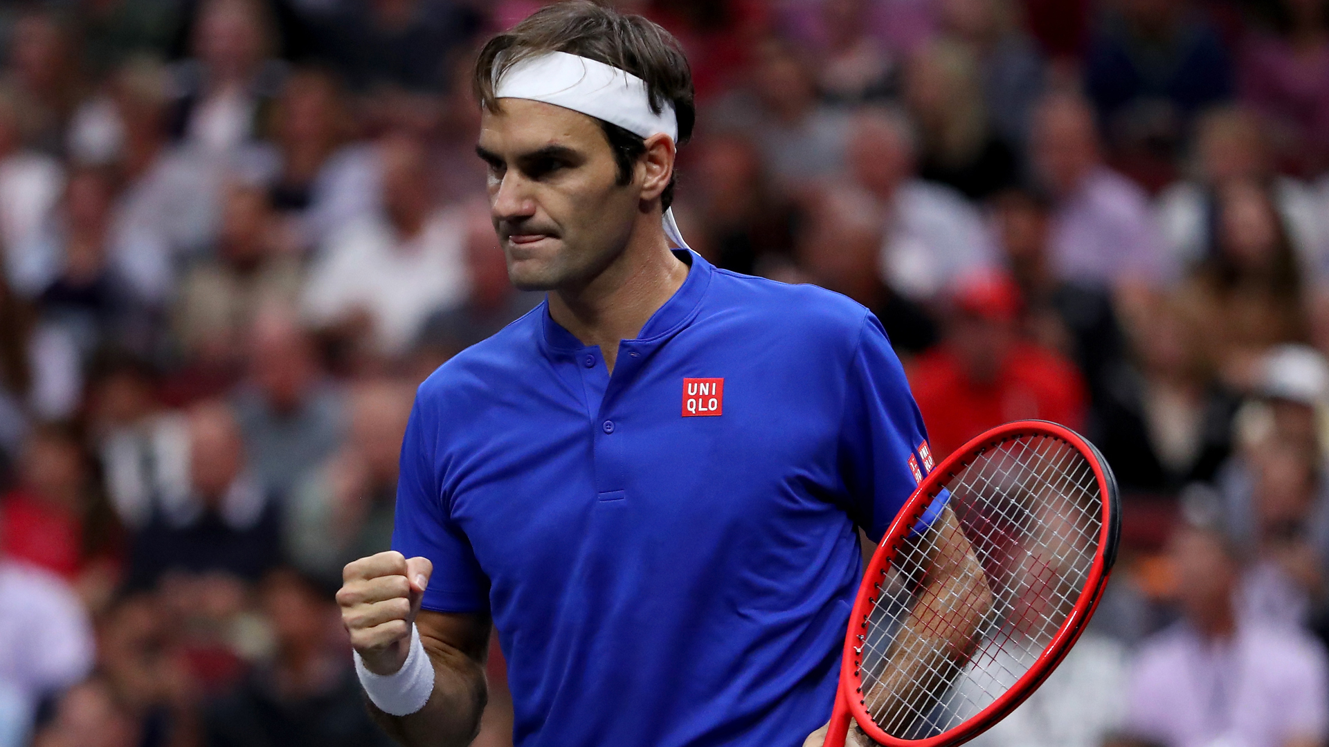 Federer shines as Europe hold narrow lead at Laver Cup
