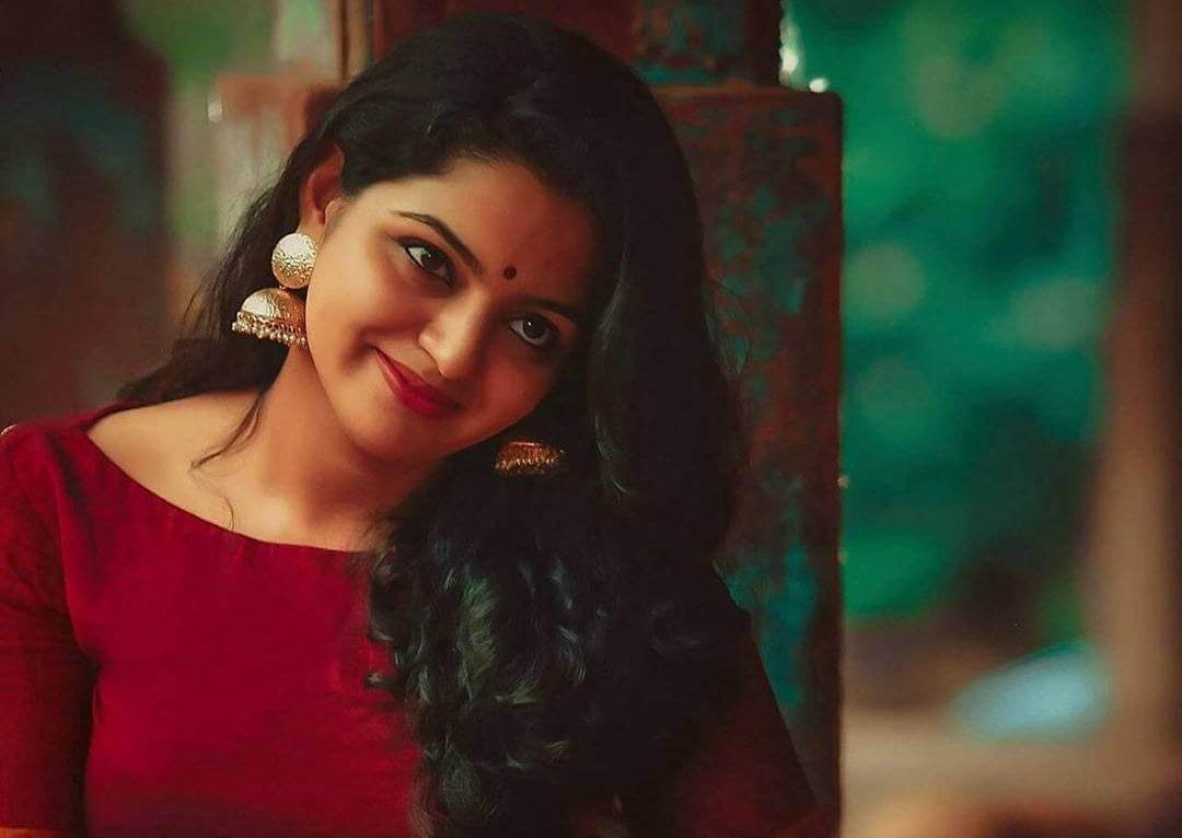 Nikhila Vimal Wiki, Biography, Age, Movies, Family, Image