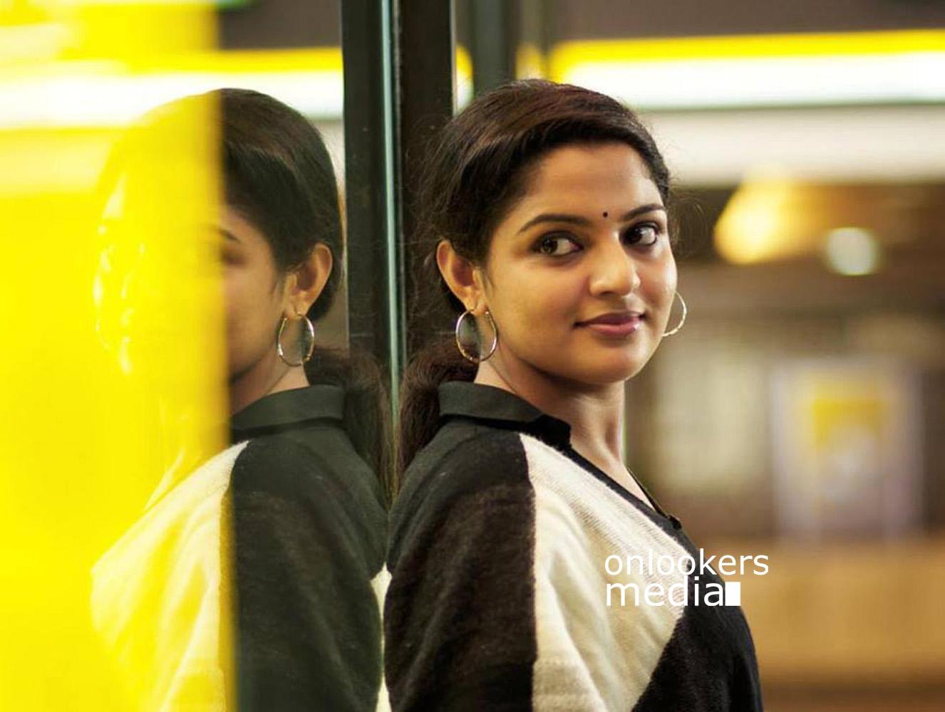 Nikhila Vimal Stills Image Photos Love 24X7 Actress