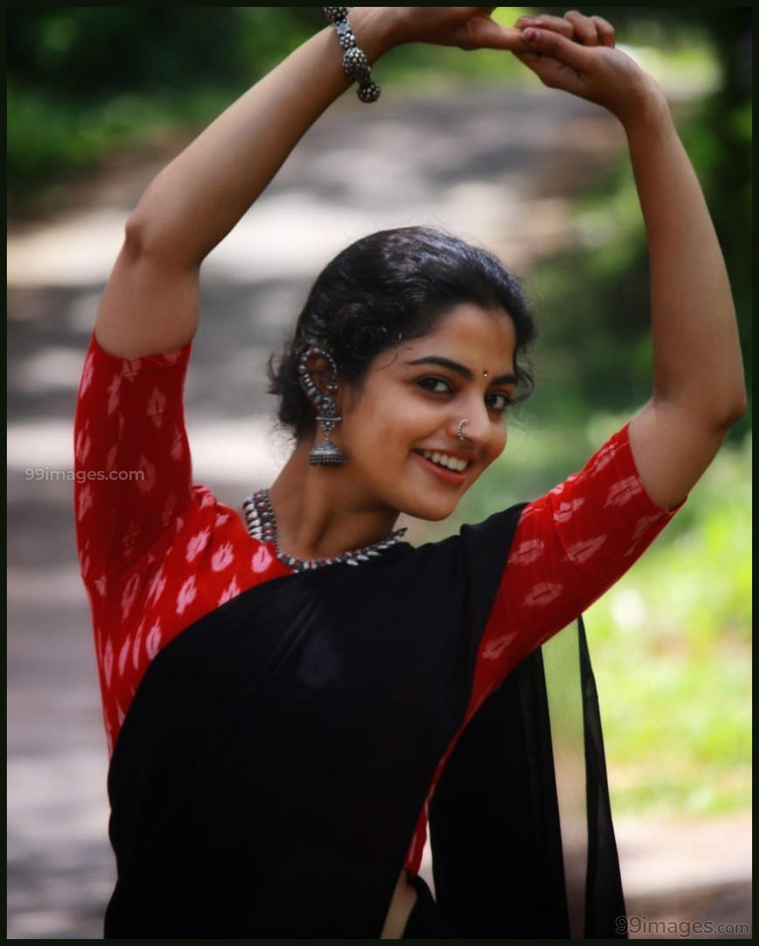 ✅ Nikhila Vimal Beautiful Photo & Mobile Wallpaper HD