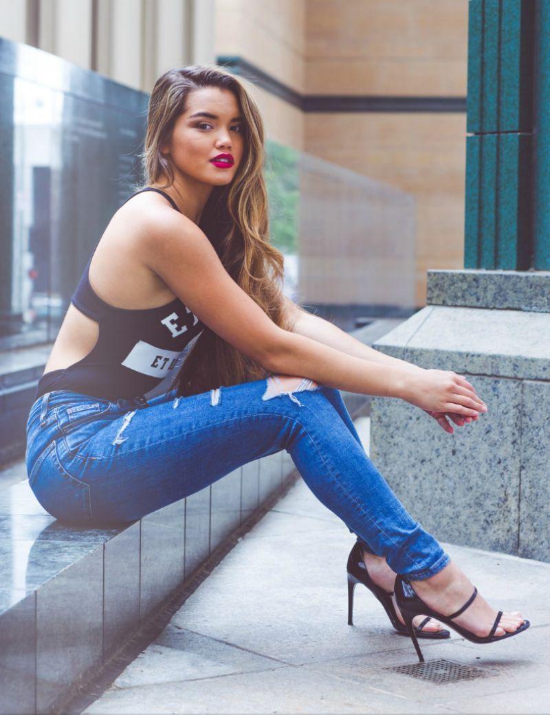 Hot Picture Of Paris Berelc Which Are Stunningly Ravishing