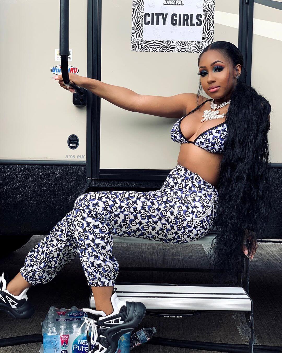 Hot Picture Of Yung Miami Which Are Sure to Catch Your