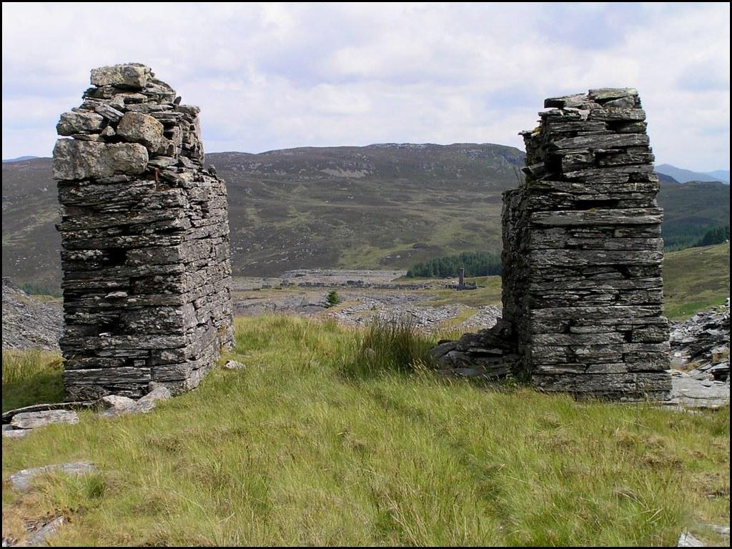 Cwt y Bugail slate quarry. Derelict incline drumhouse. In t