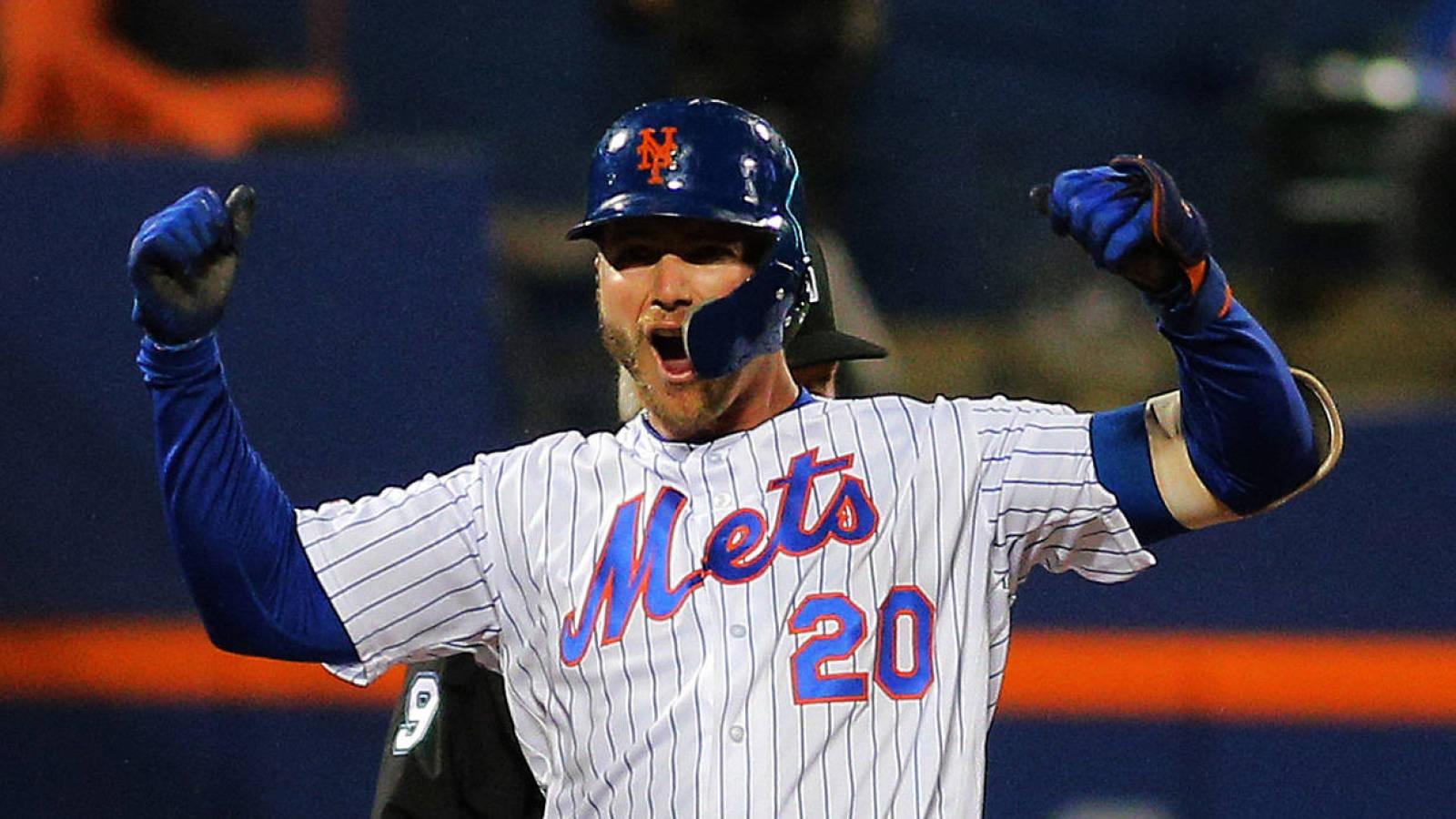 Pete Alonso ties NL rookie home run record after hitting