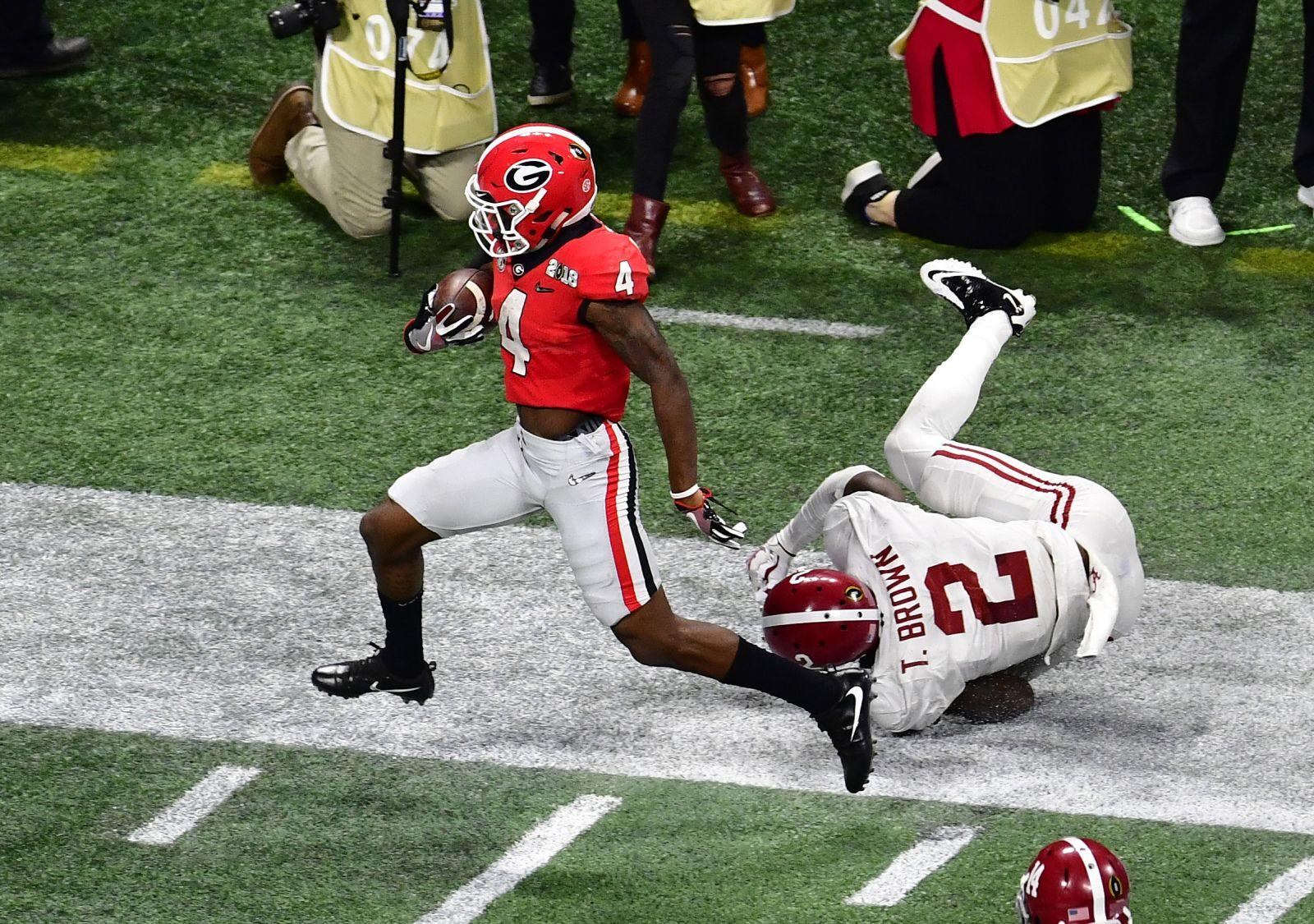 Kansas City Chiefs officially sign Mecole Hardman, 3 other