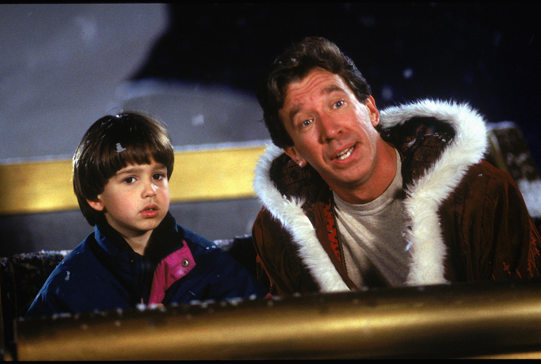 Picture Of Tim Allen And Eric Lloyd In The Santa Clause