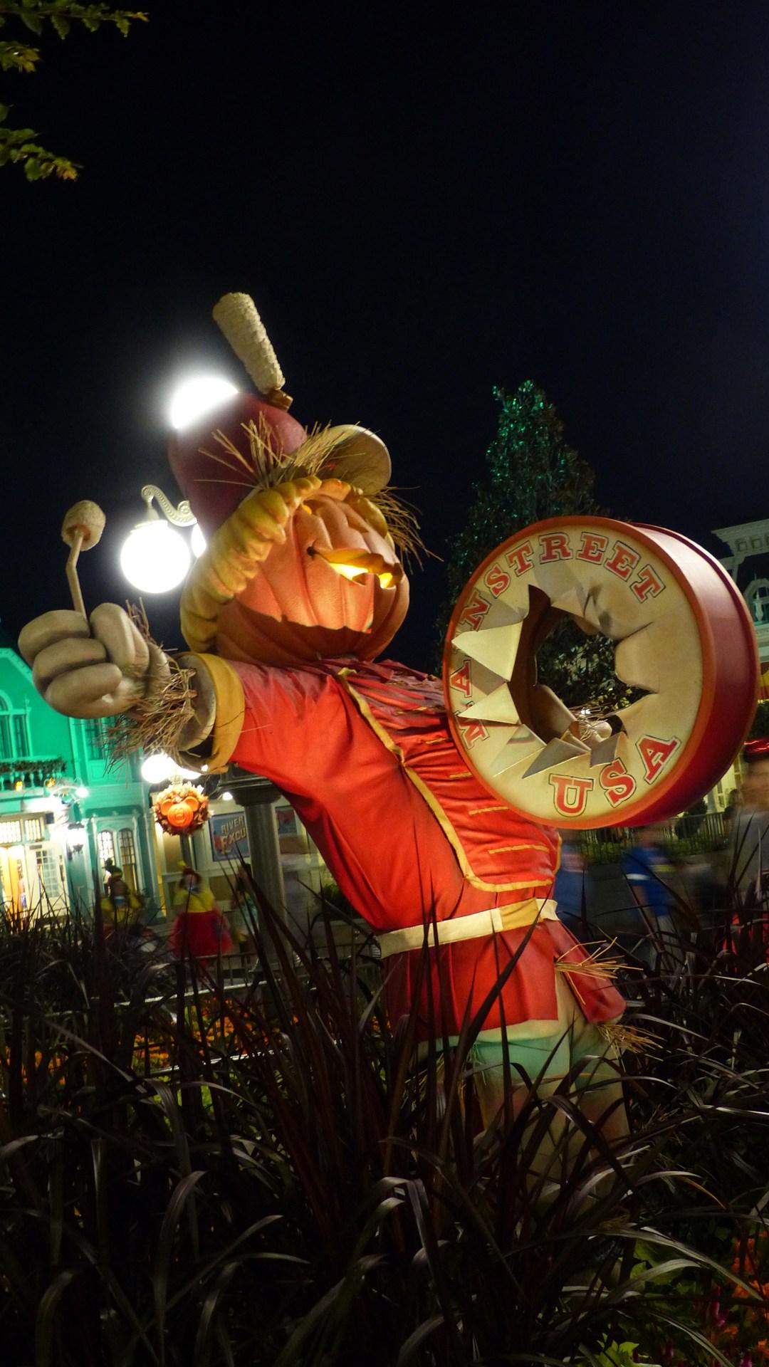 Disney IPhone Wallpaper's Not So Scary Halloween Party