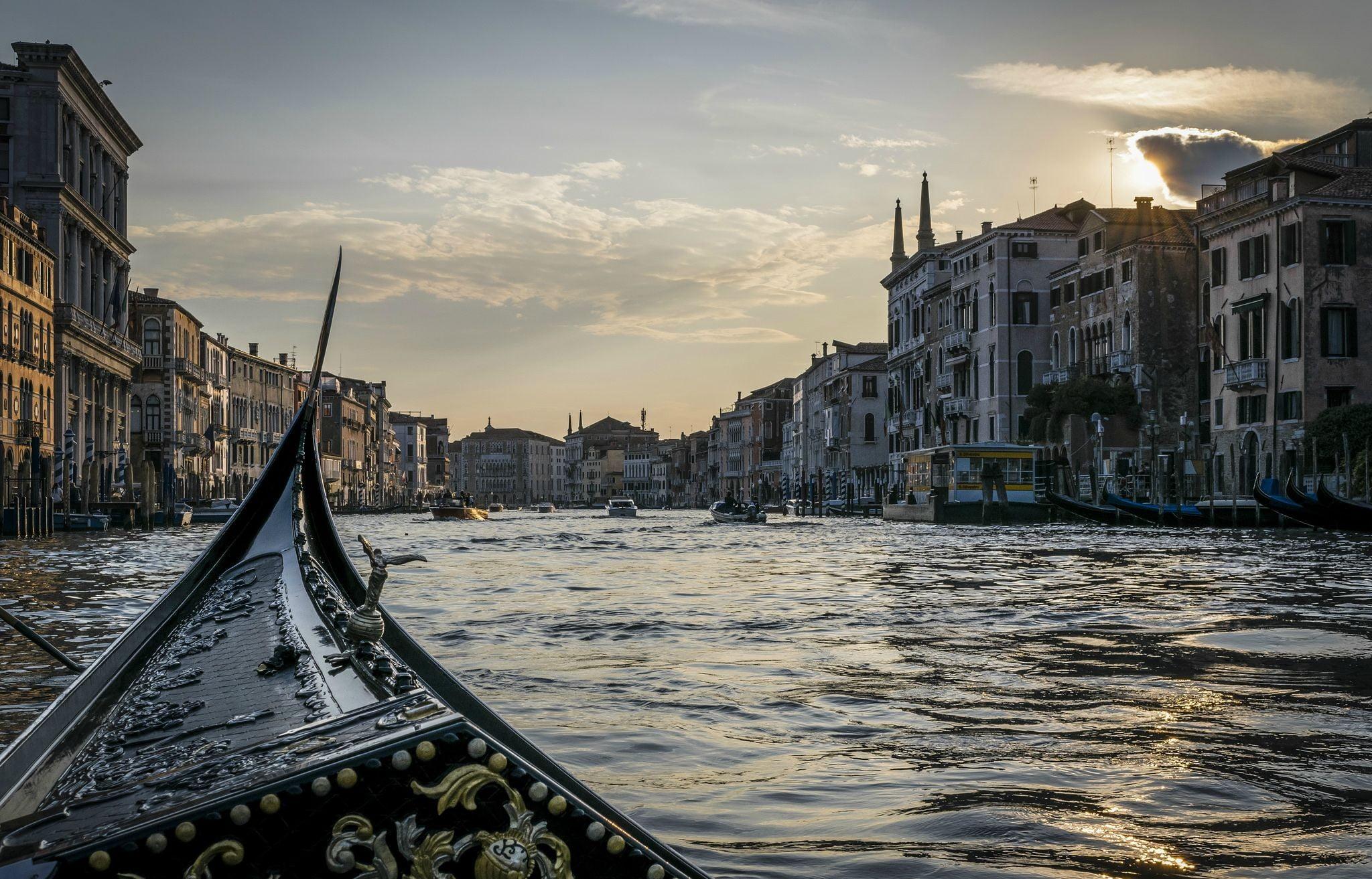 Gray gondola boat, canal, gondolas, Venice, dusk HD