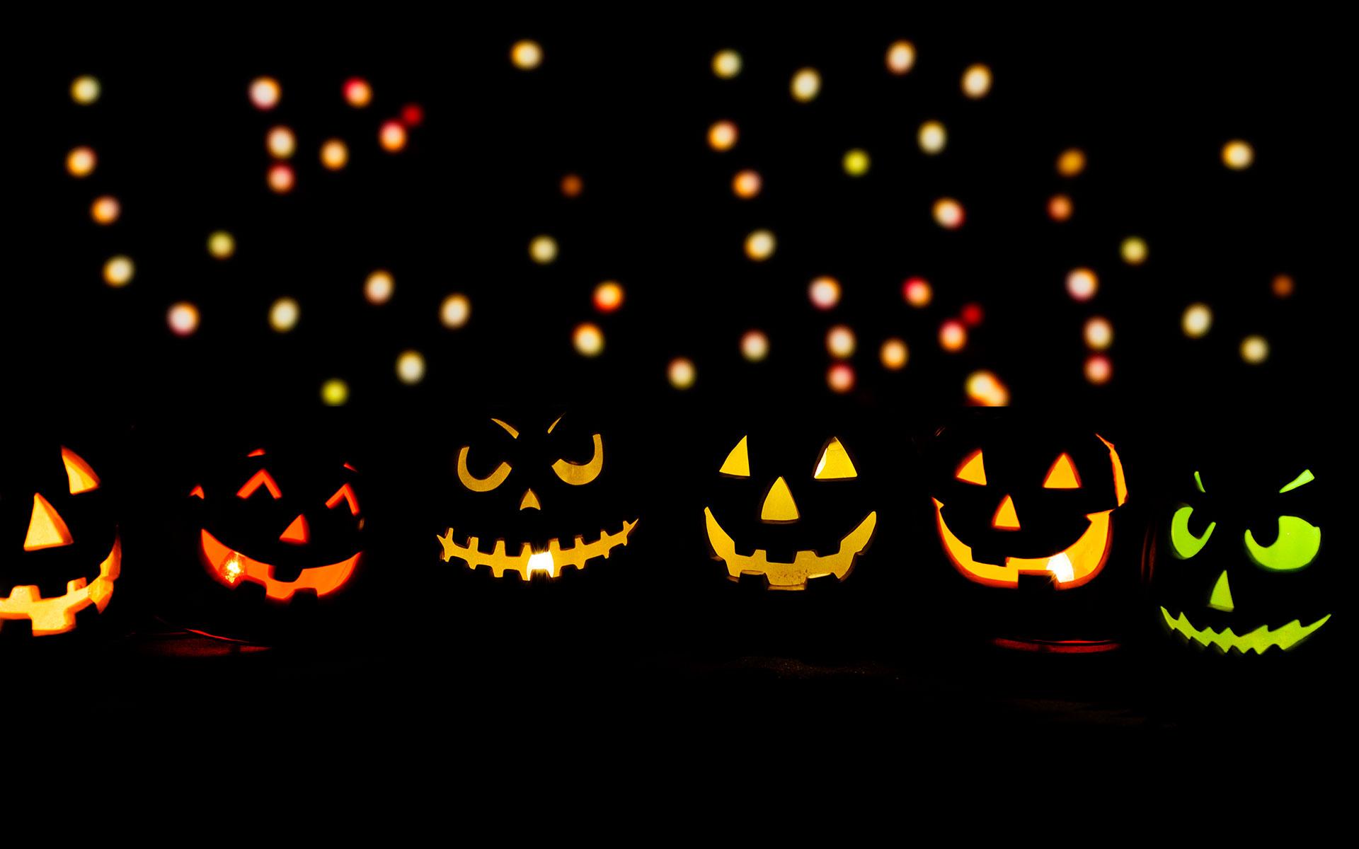 Scary Halloween - ngày lễ Halloween kinh dị như mơ ước của những người yêu thích cảm giác mạnh. Hãy tải về những hình nền Halloween đáng sợ để dùng làm nền cho màn hình máy tính của bạn. Đây sẽ là một trải nghiệm đặc biệt và để lại ấn tượng sâu sắc. 