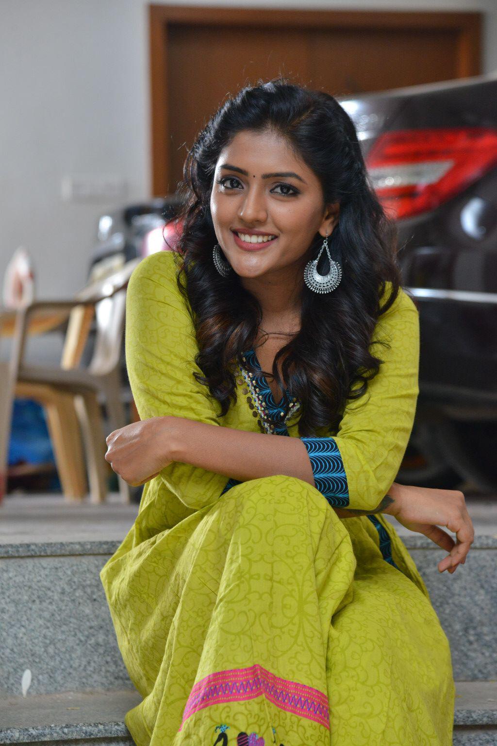 Eesha Rebba Latest Beautiful HD Stills. Latest Kollywood
