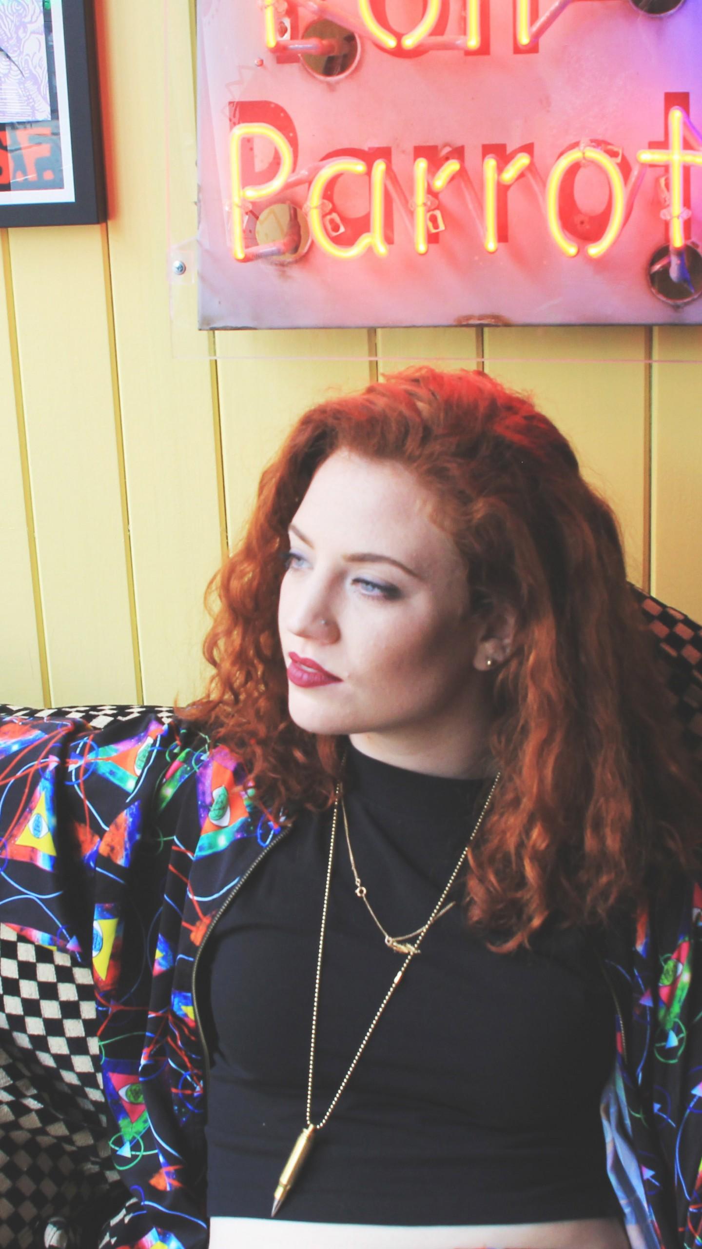 Wallpaper Jess Glynne, Top music artist and bands, red