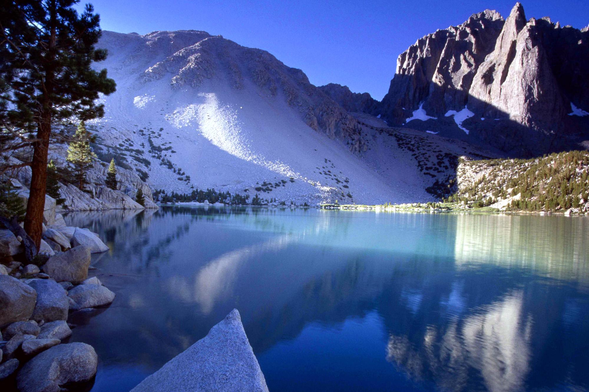 Lake And Ice Mountain Wallpaper HD / Desktop and Mobile