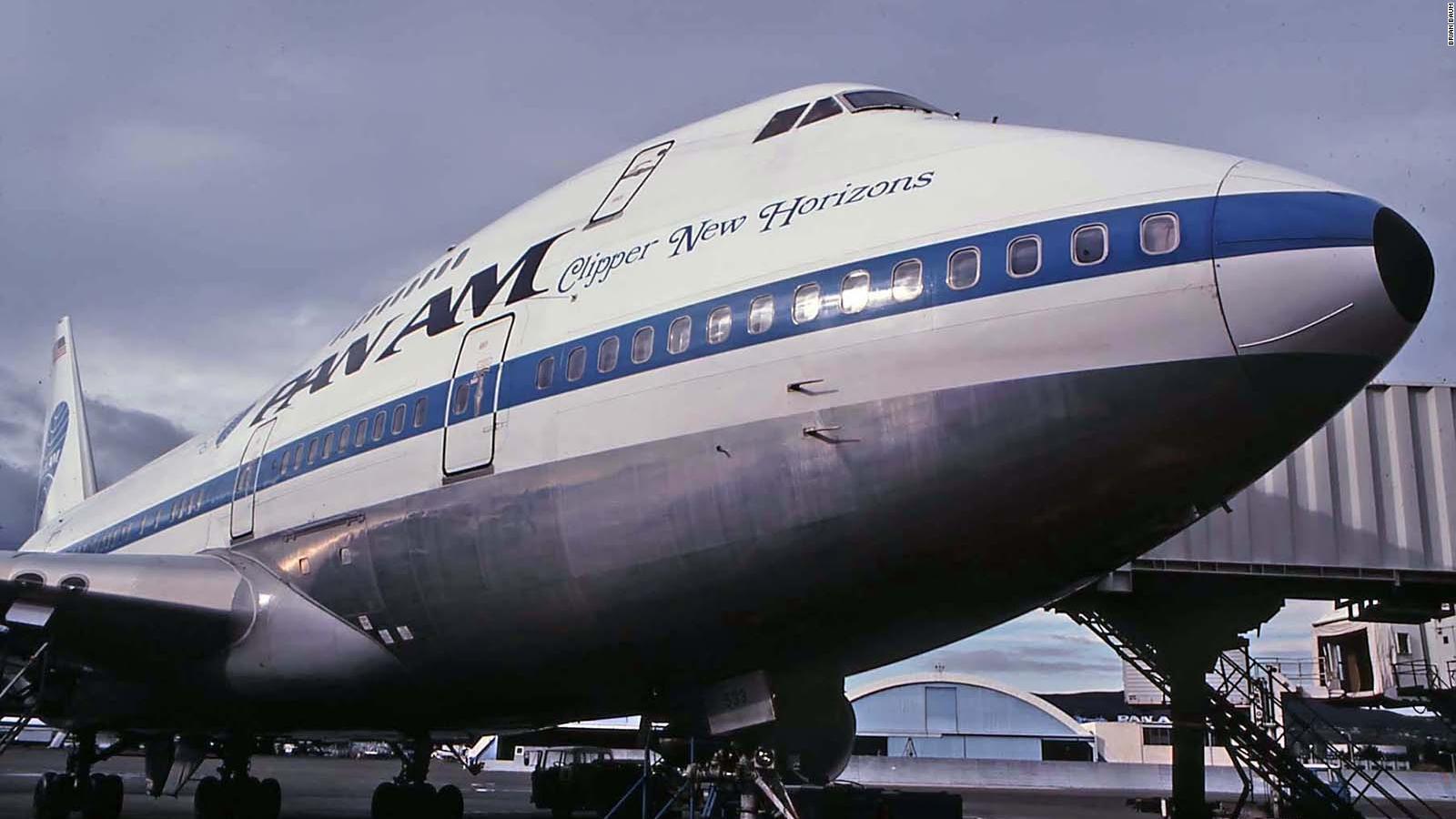 Fly with Pan Am from North Pole to South pole in 1977
