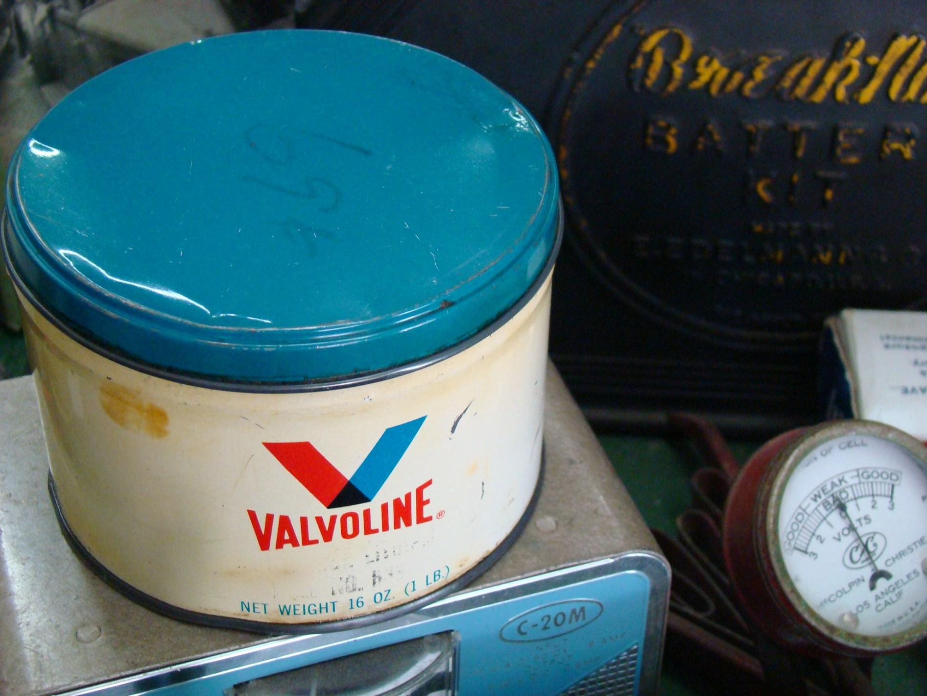 Valvoline Grease Can, One Pound 3 4 FULL