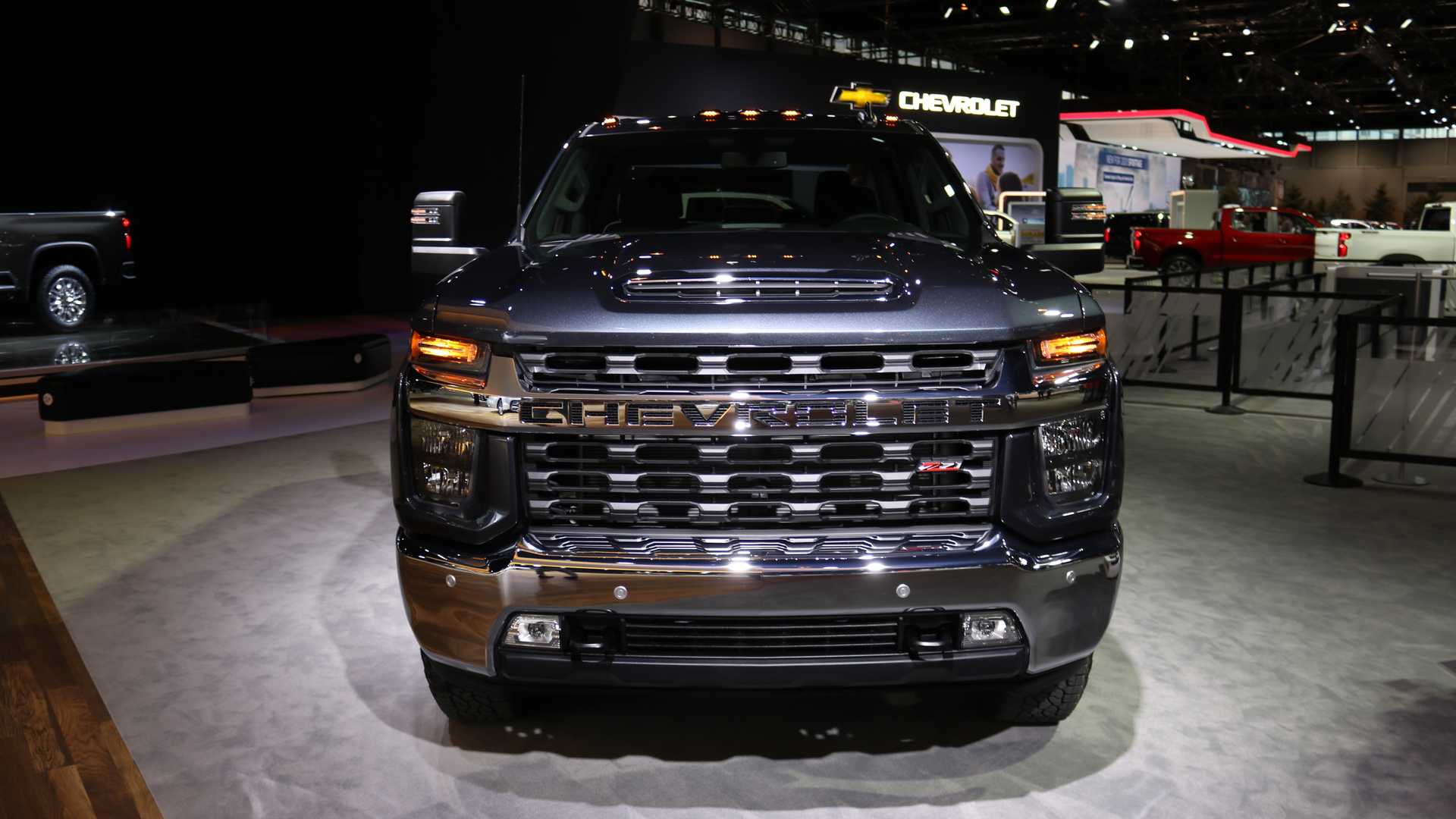 Chevy Silverado HD Unveiled, Getting New V8 And Gearbox