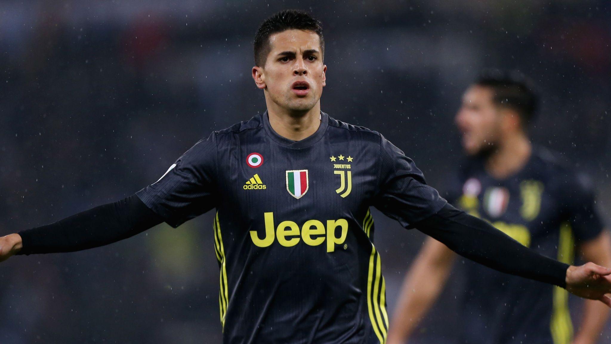Manchester City Enter Talks With Juventus Full Back
