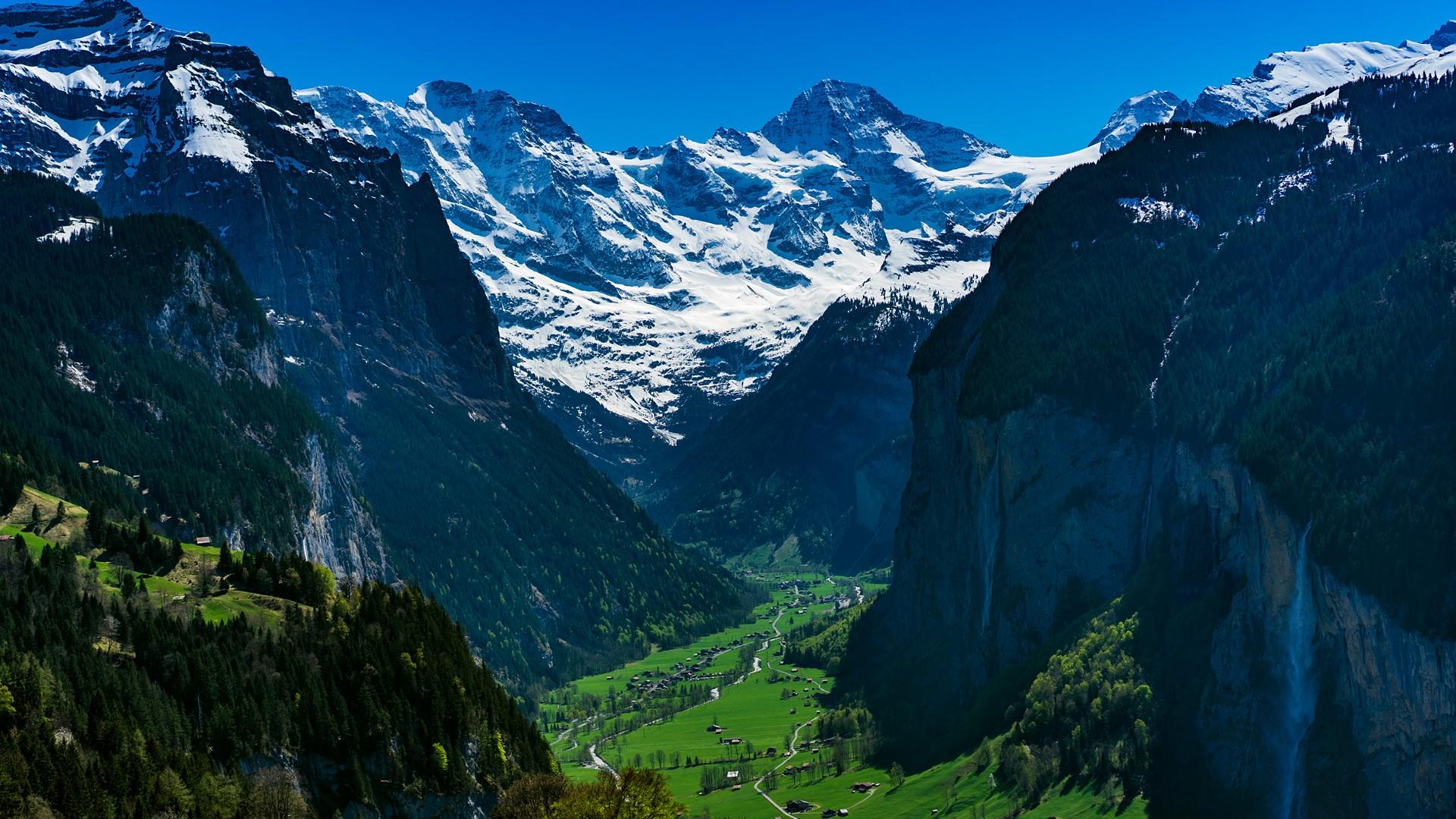 Mountain village Wengen in Switzerland Alps, Lauterbrunnen