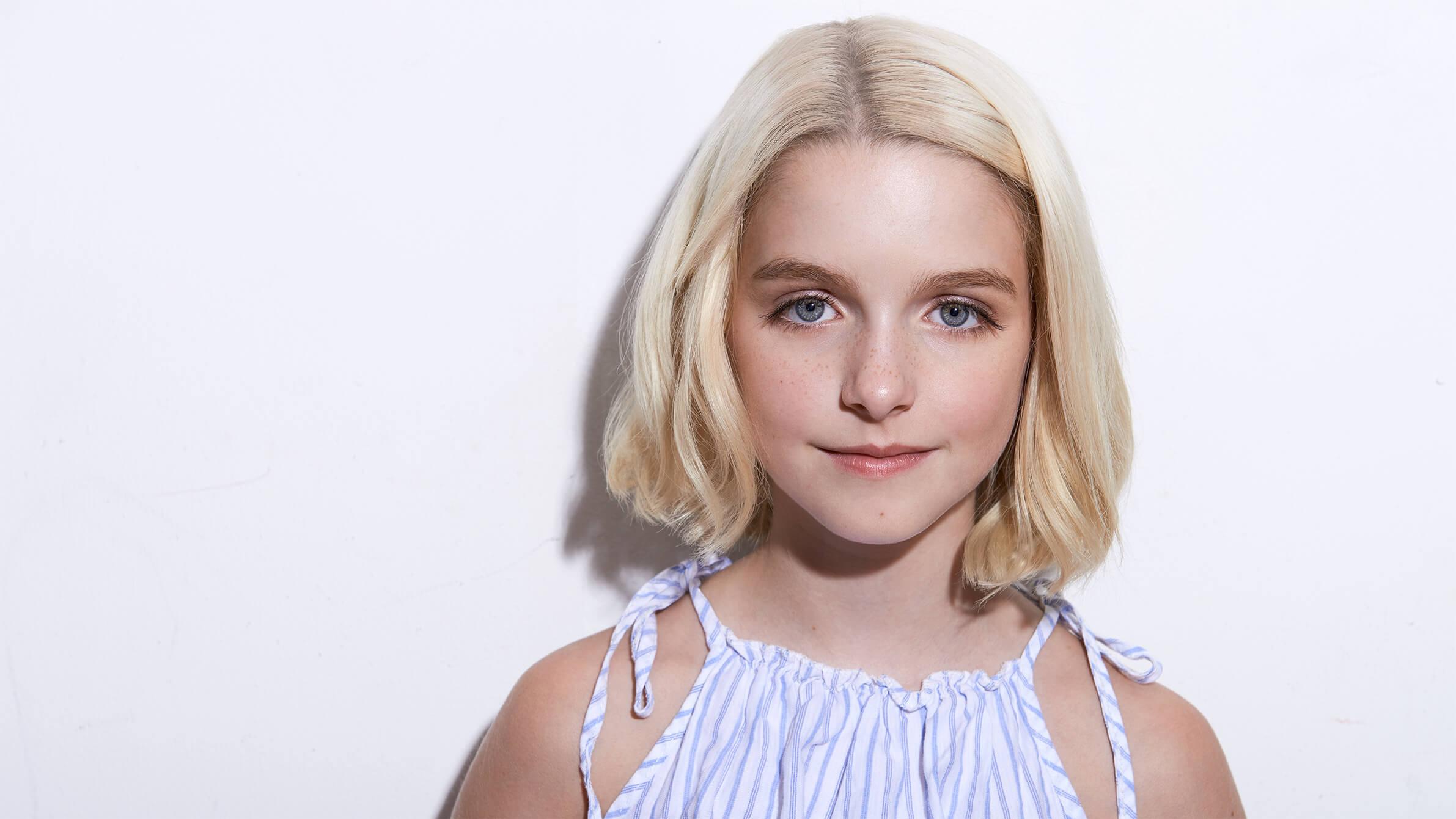 Mckenna Grace HD Wallpaperwallpaper.net