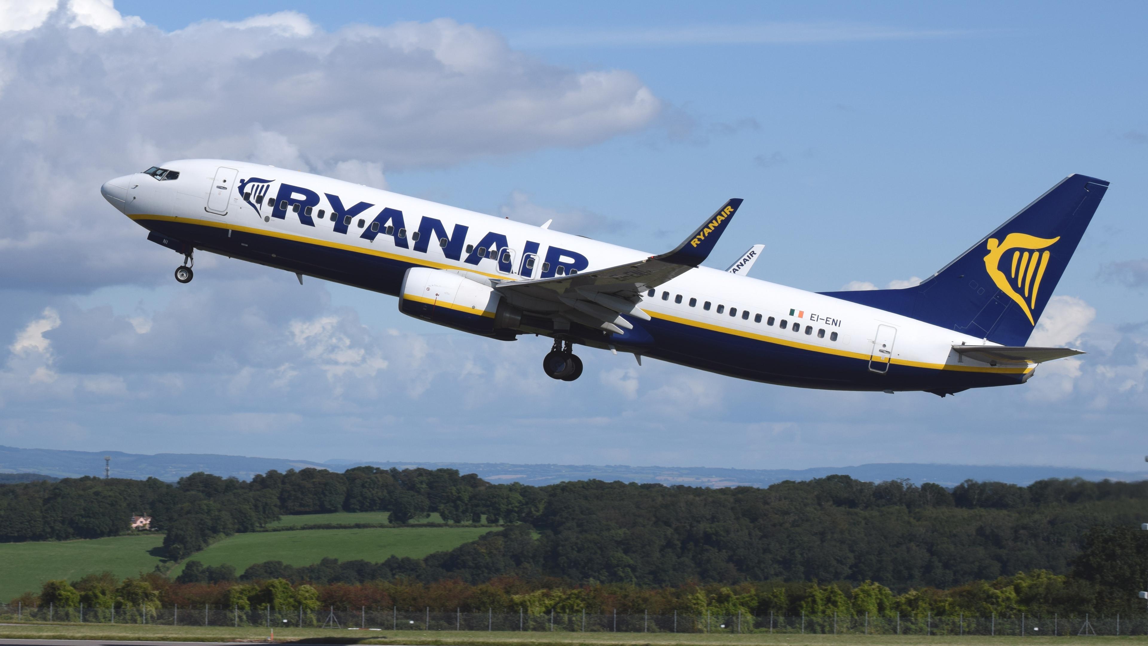 Ryanair Boeing 737 800 Wallpaper