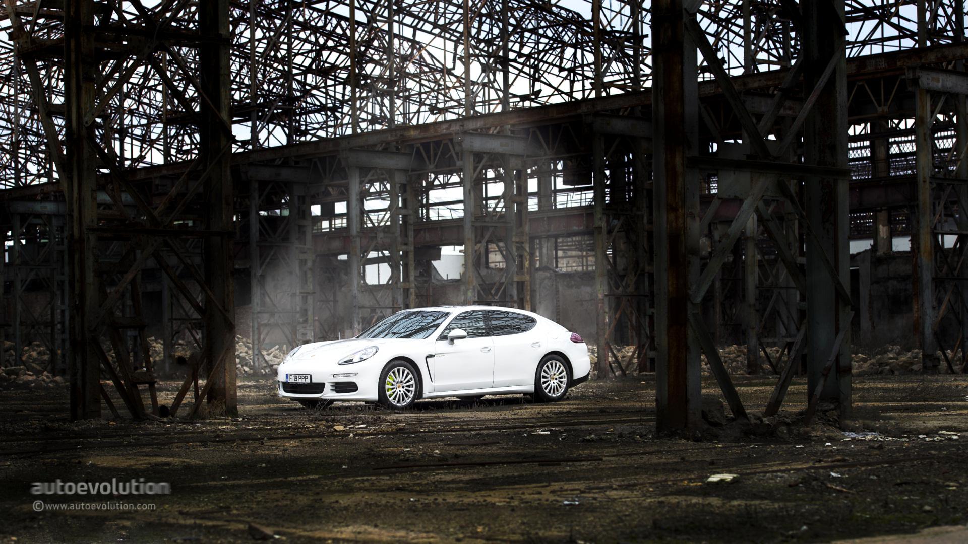 Porsche Panamera S E Hybrid HD Wallpaper