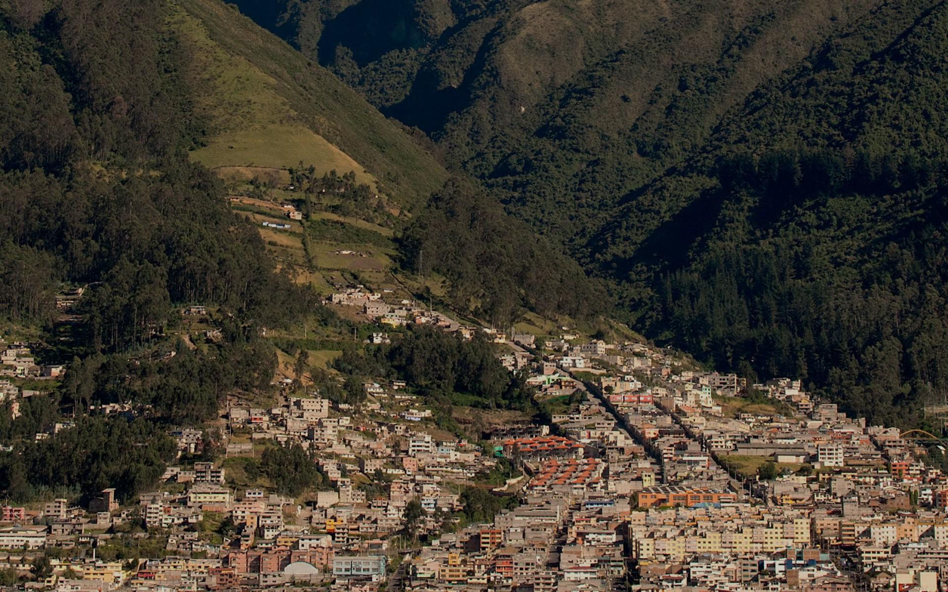 Ecuador Quito & The Andes Wallpaper And