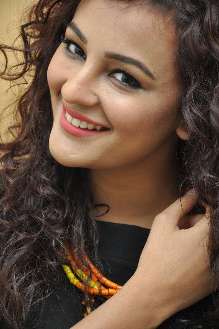 Seerat Kapoor Wallpapers - Wallpaper Cave
