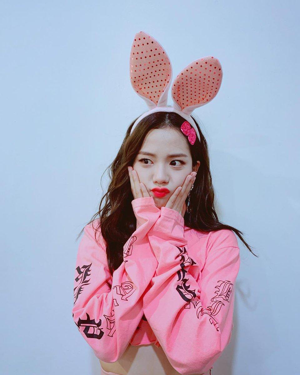 jisoo pics's so freaking cute