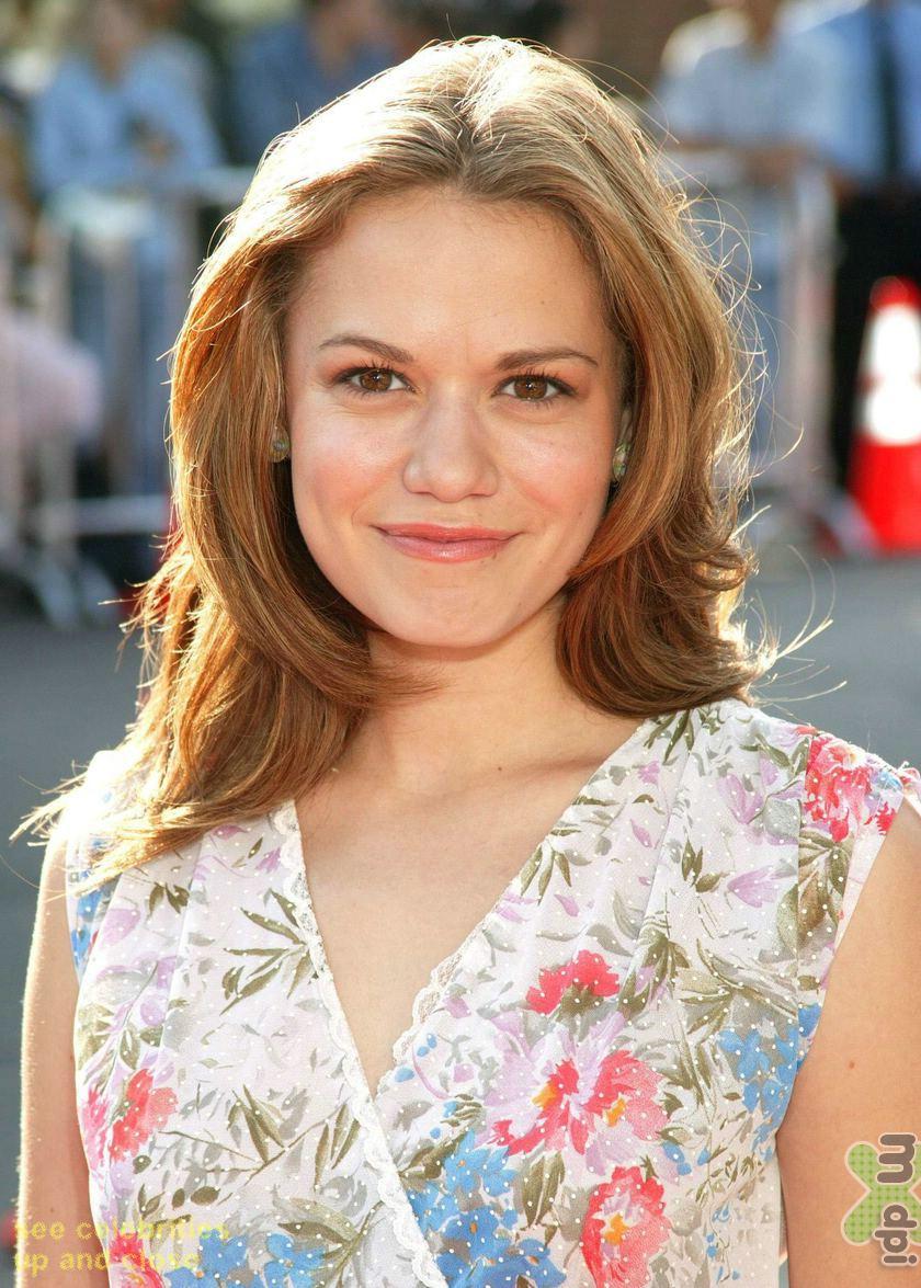 Pictures of Bethany Joy Lenz.