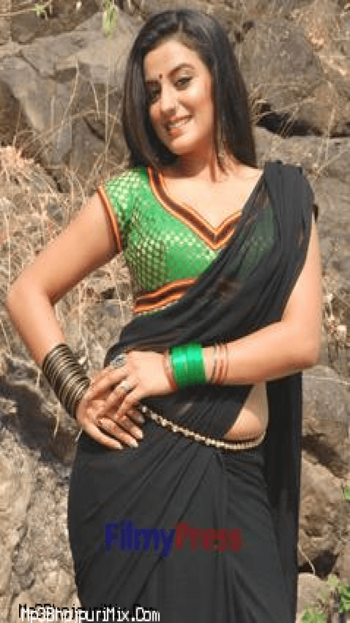 Download Akshara Singh Bhojpuri Actress Wallpaper 2
