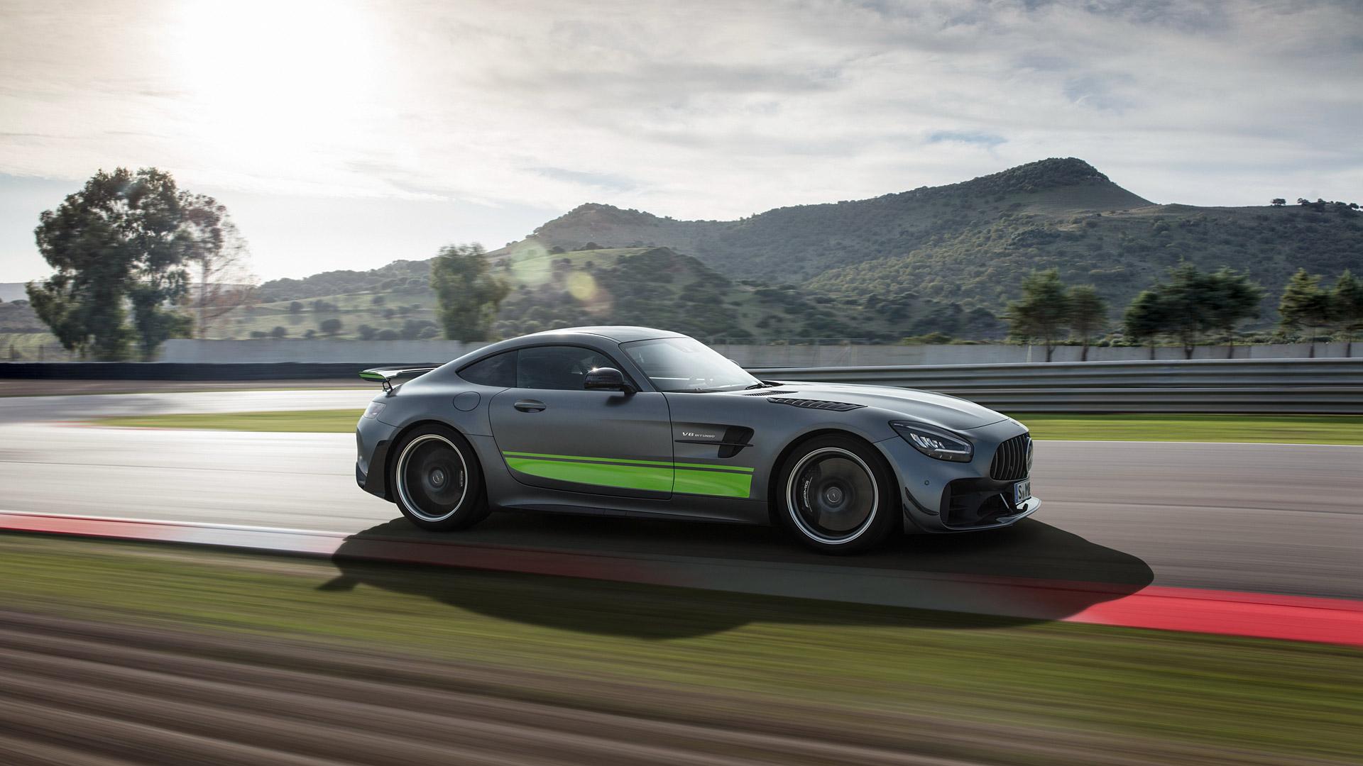 Mercedes Benz AMG 2020 super car