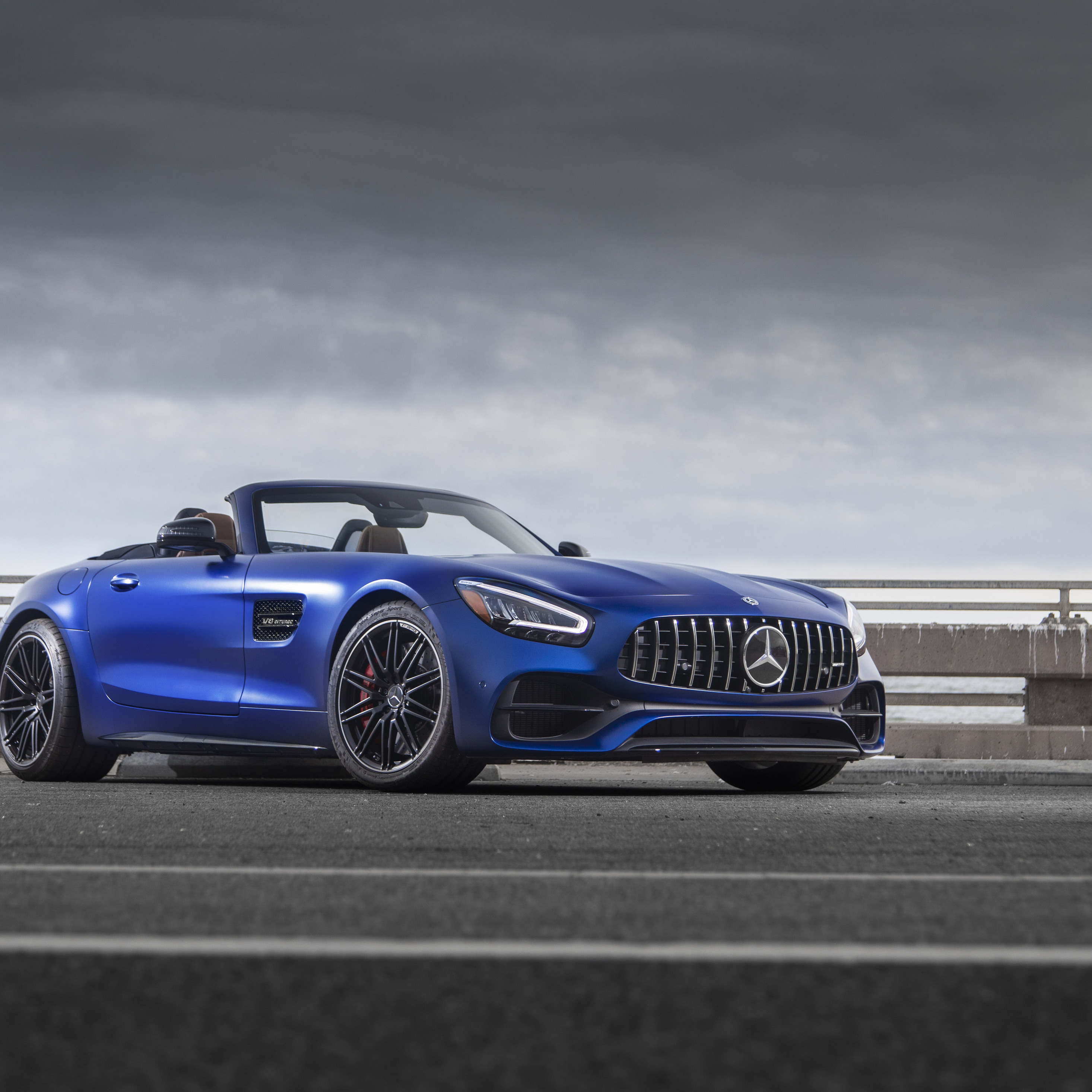 Mercedes AMG GT C Roadster iPad Pro Retina