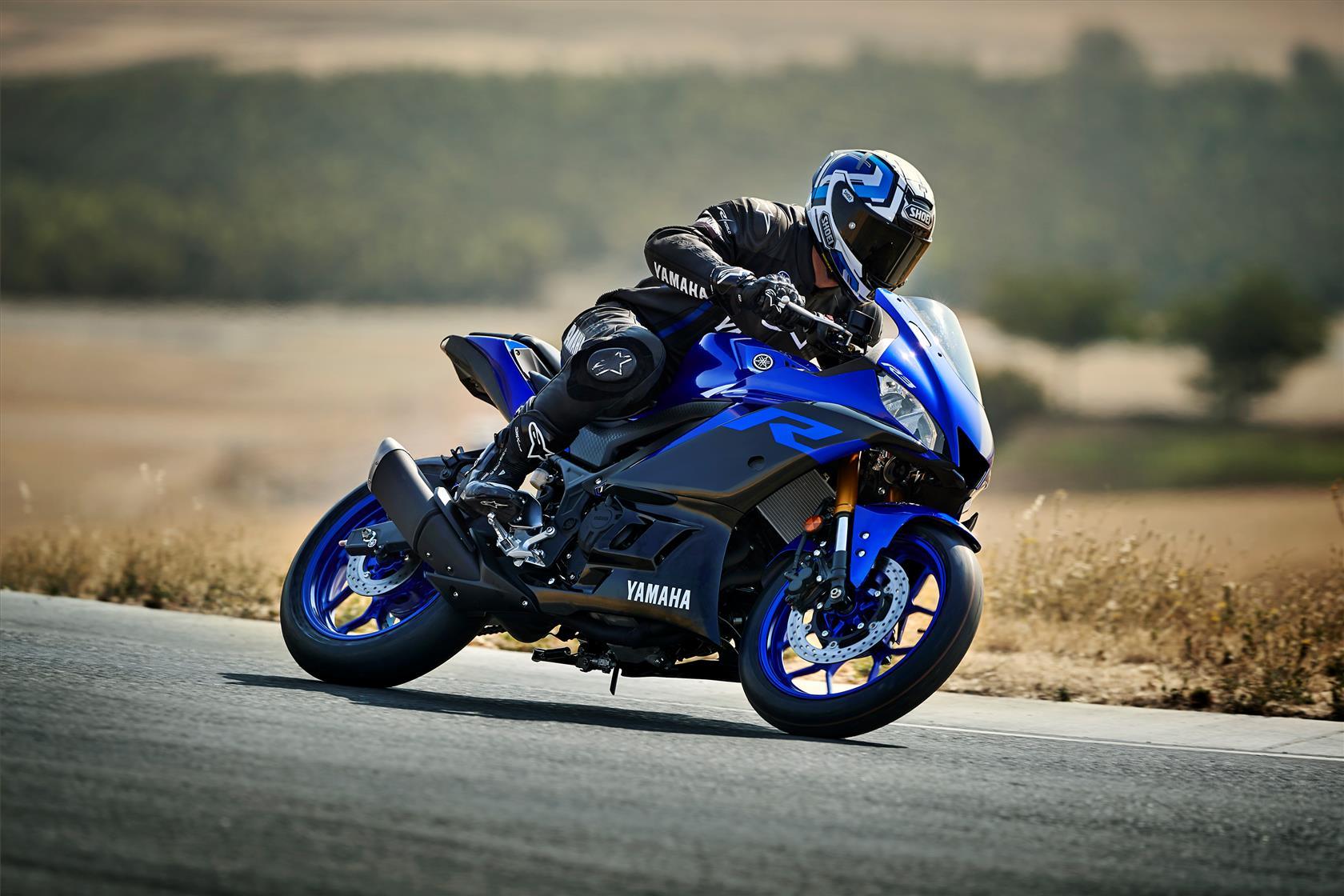 Mega Photo Gallery Of 2019 Yamaha R3 [40 High Resolution Photo]