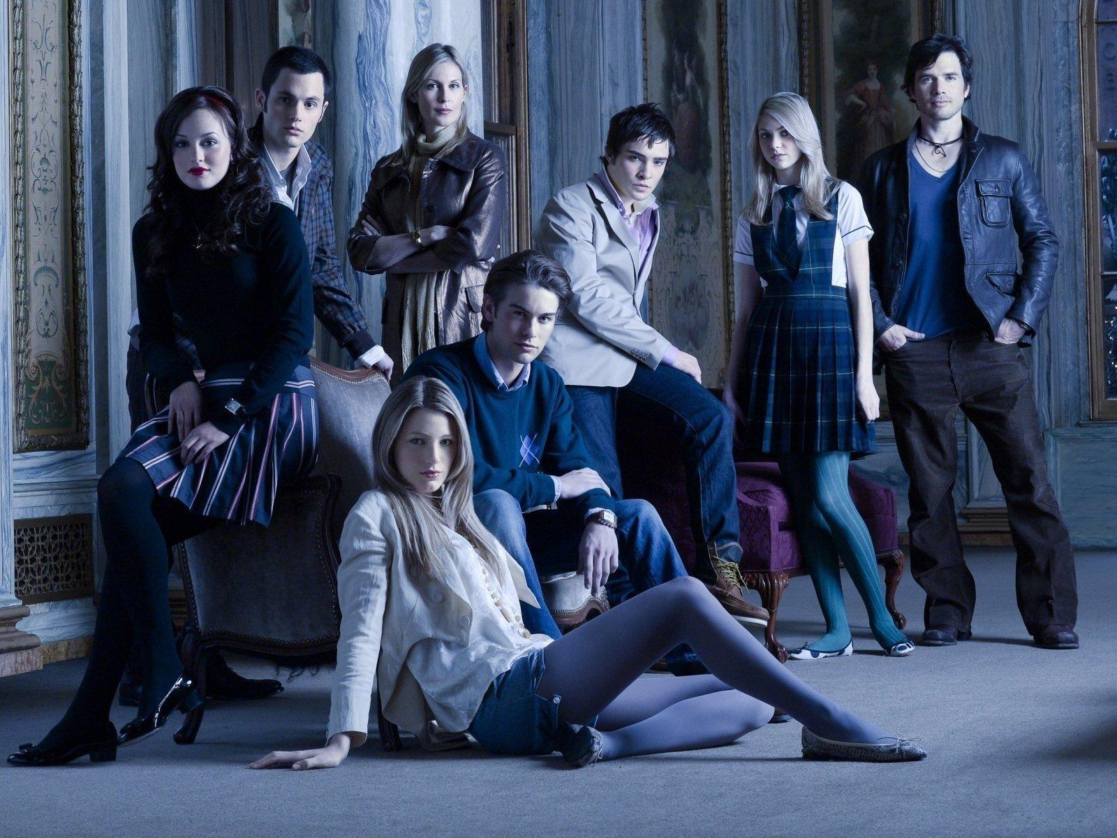 Download 1600x1200 Blake Lively Leighton Meester Taylor