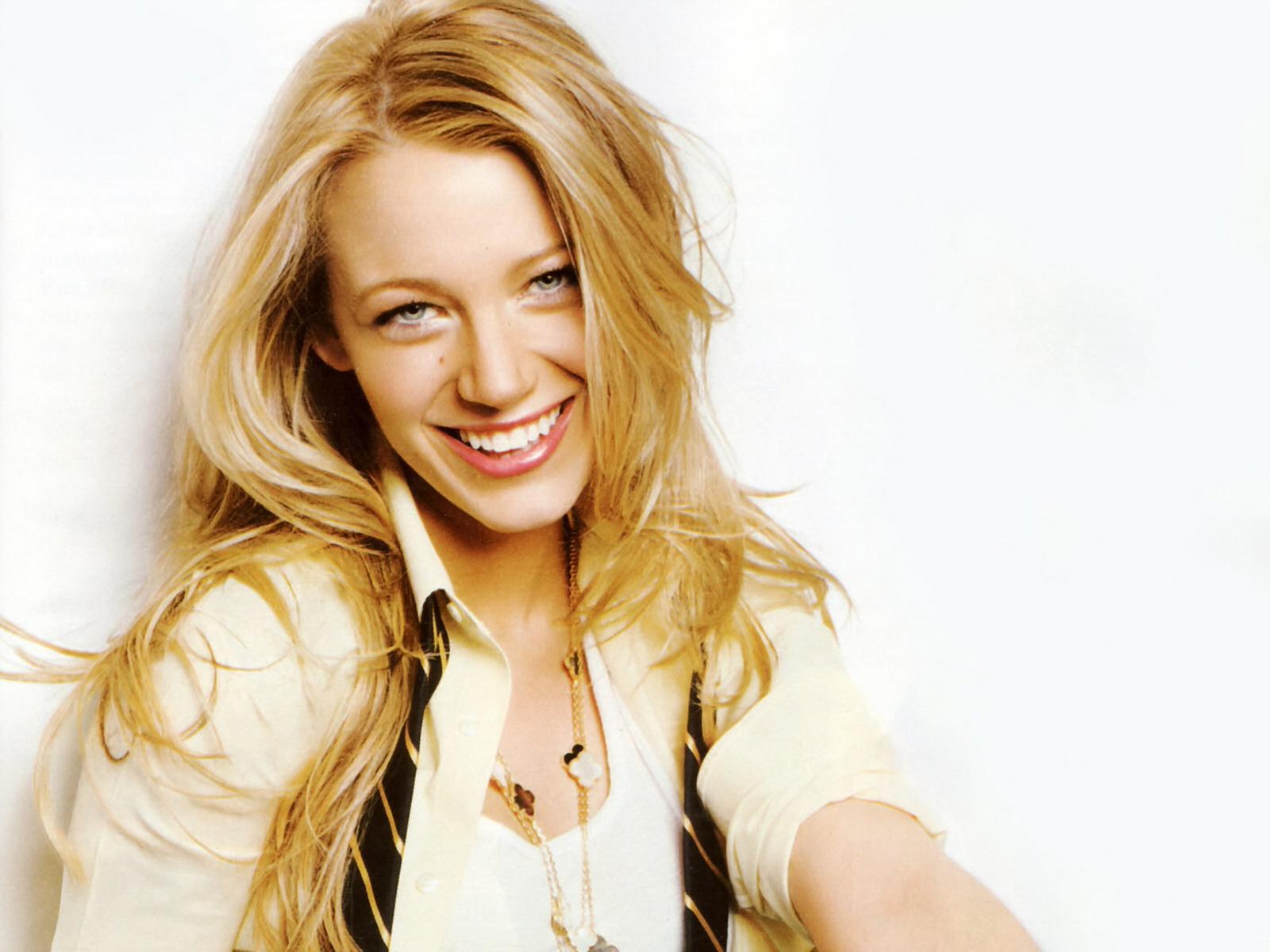 Blake Lively Look Sweet HQ Wallpaper Taste Wallpaper