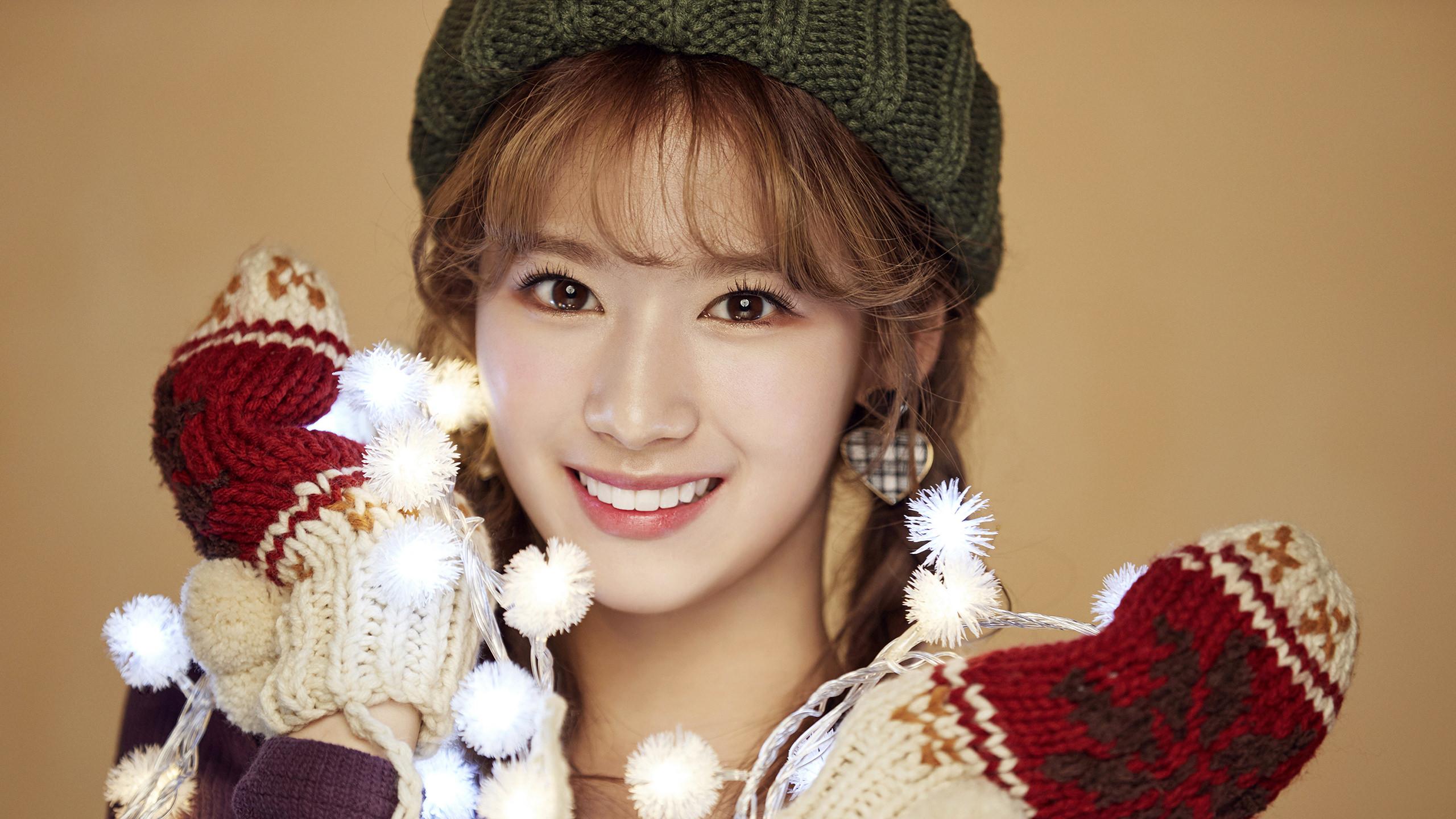 Twice Members Wallpaper Merry And Happy