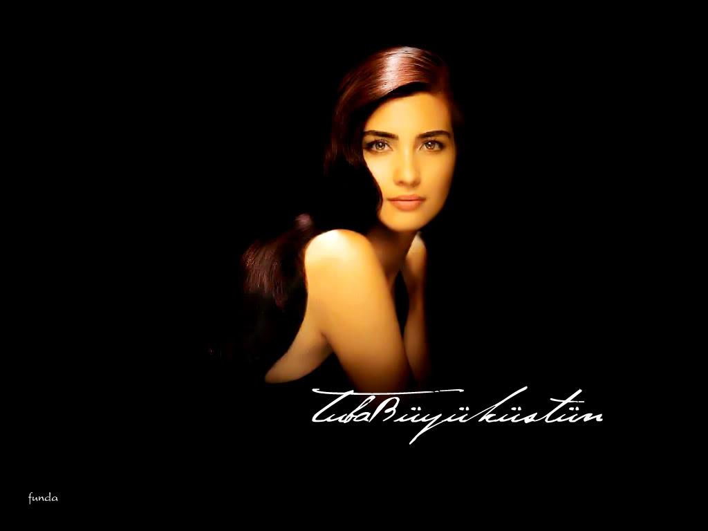 tuba büyüküstün Wallpaper