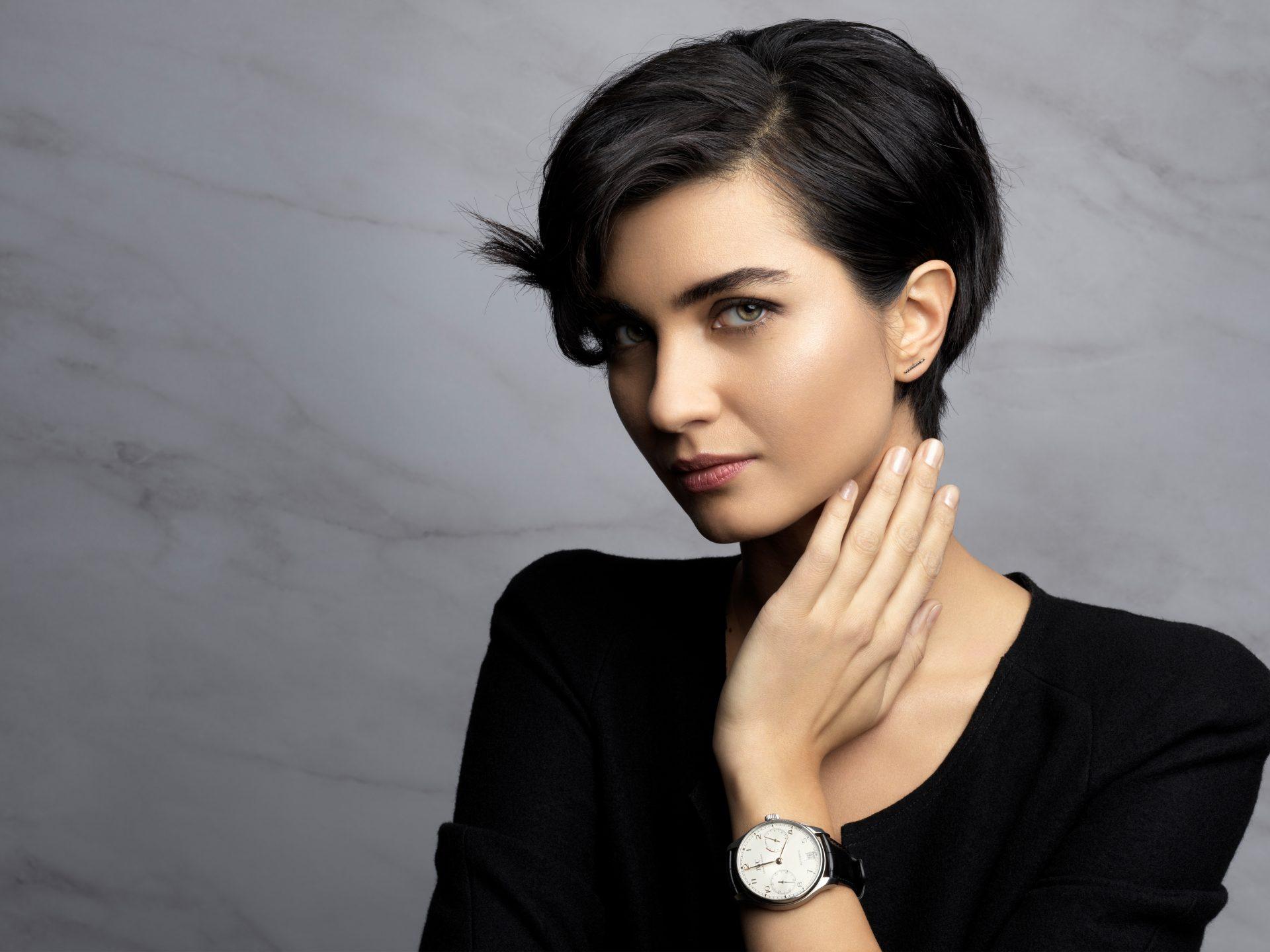 Tuba Buyukustun Wallpaper