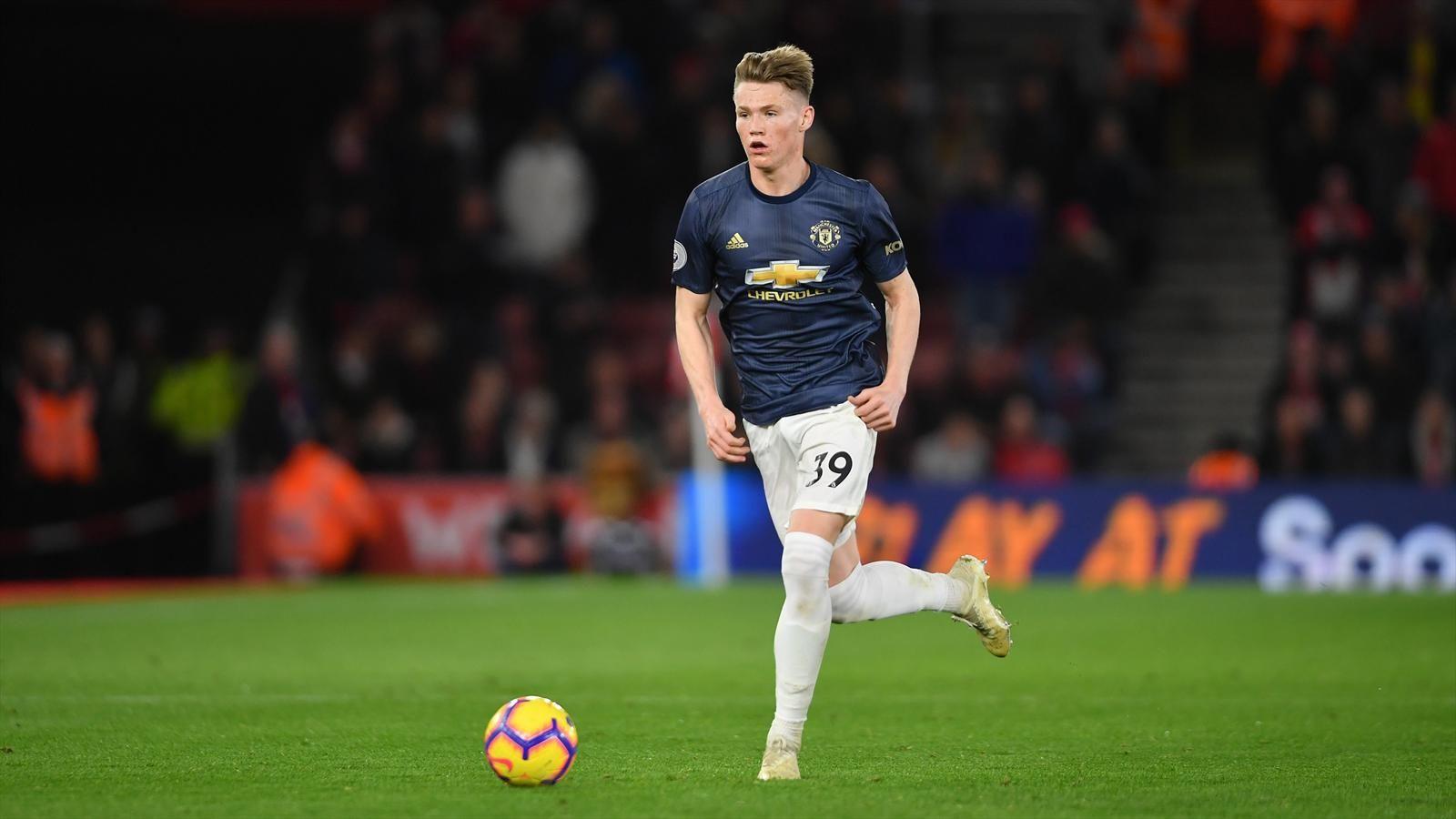 Football news McTominay extends Manchester United