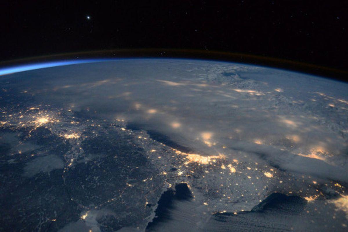 Astronaut Scott Kelly joins Tumblr to post blizzard photo