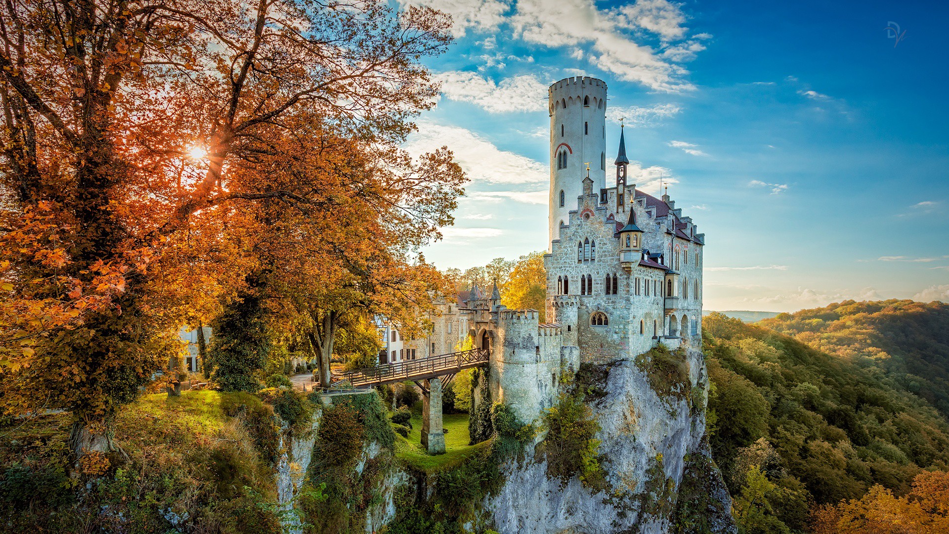 Download Wallpaper autumn castle germany lichtenstein