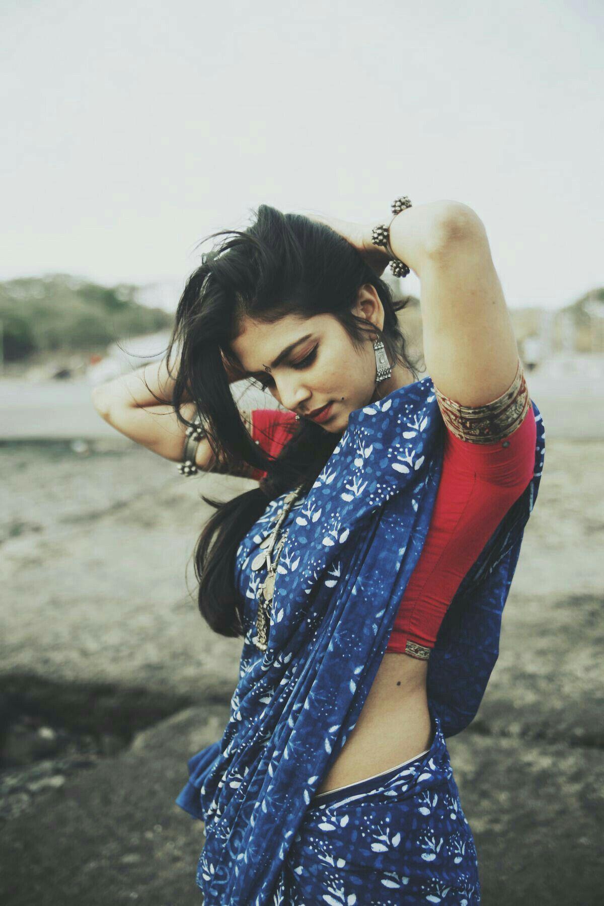 Malavika Mohanan. C Indian Heroines Traditional. Blue