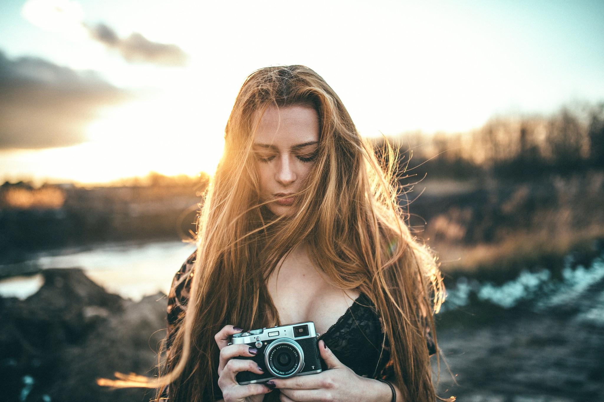 Girl Holding Camera, HD Girls, 4k Wallpaper, Image
