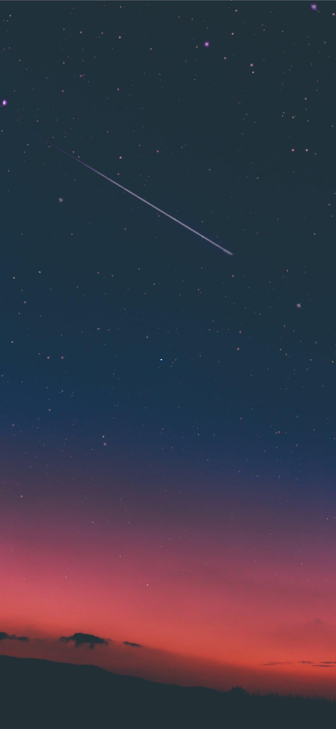 shooting star in night sky iPhone 11 Wallpaper Free Download