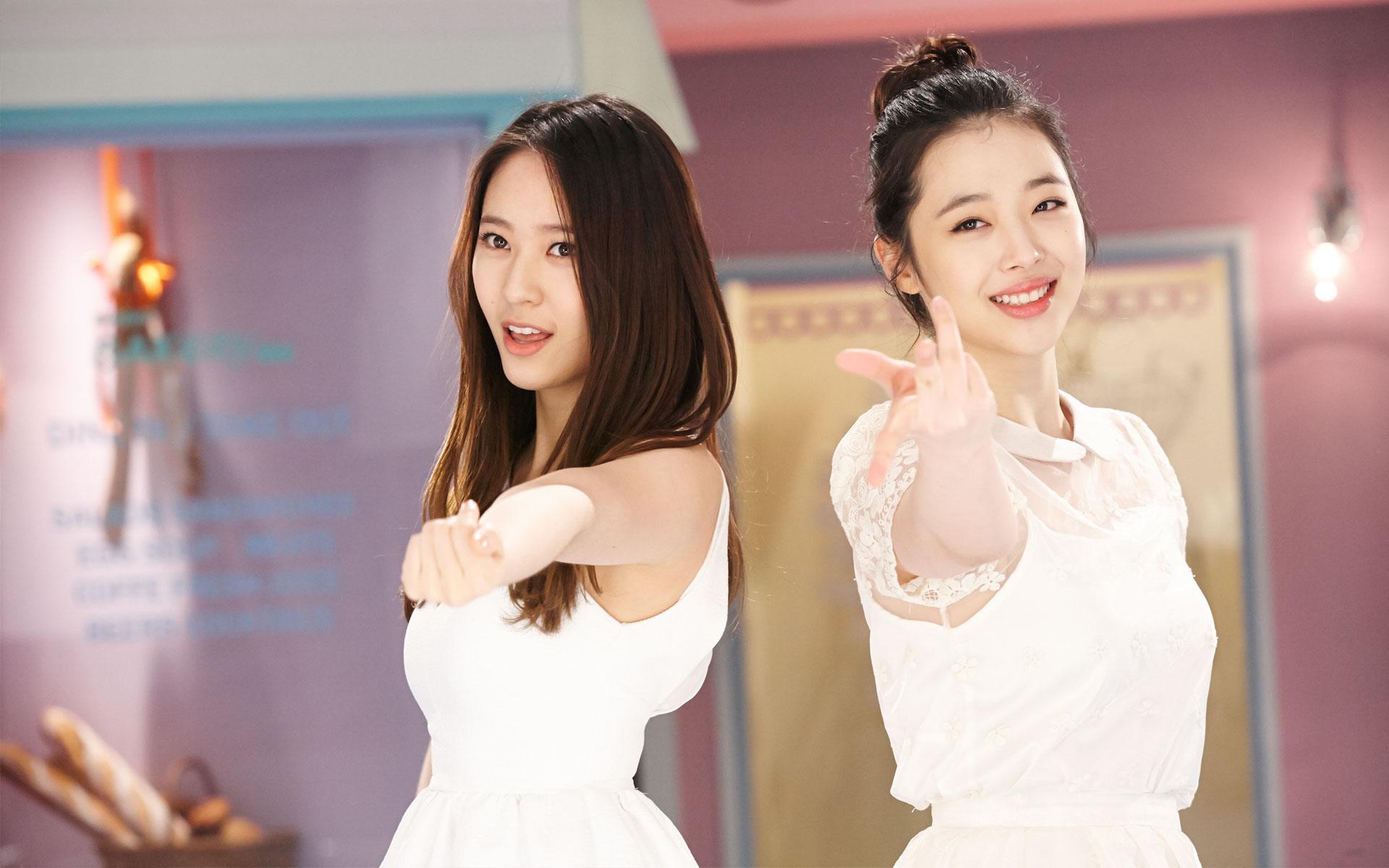 OFFICIAL 140305 f(Sulli)+f(Krystal) = Etude House