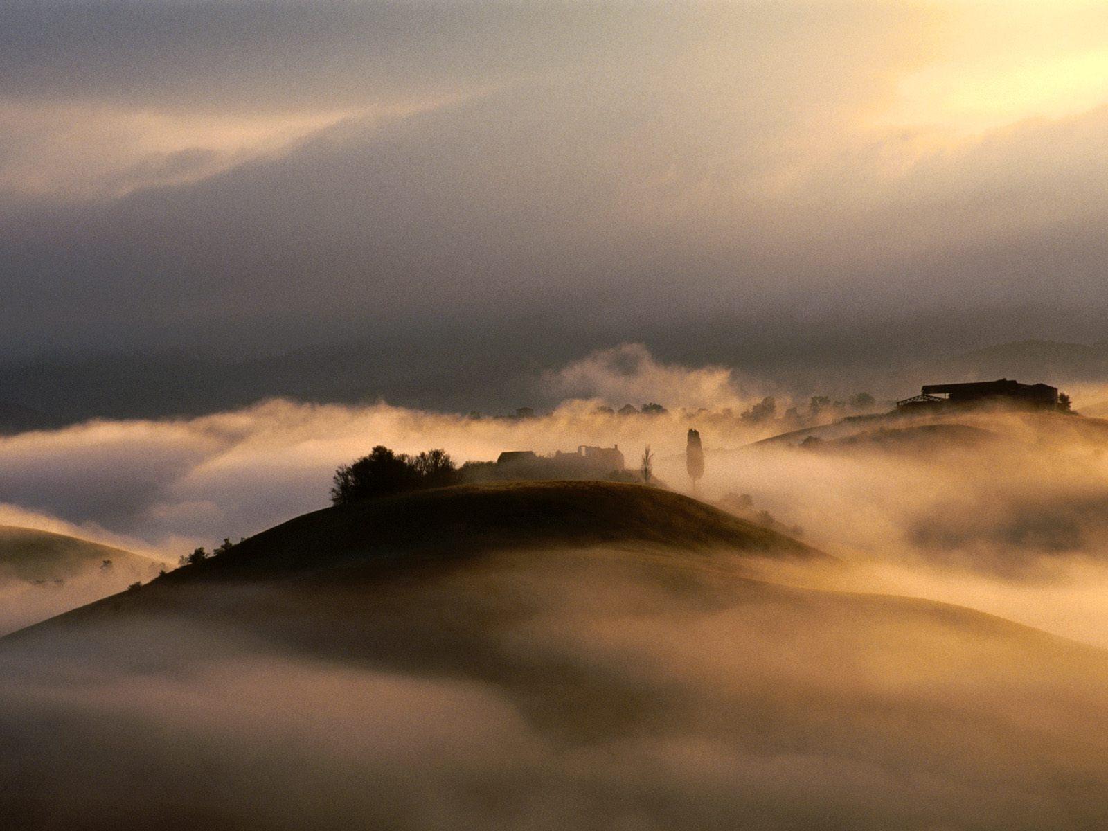 Morning Mist Over Hills Near Siena Tuscany Italy, Free