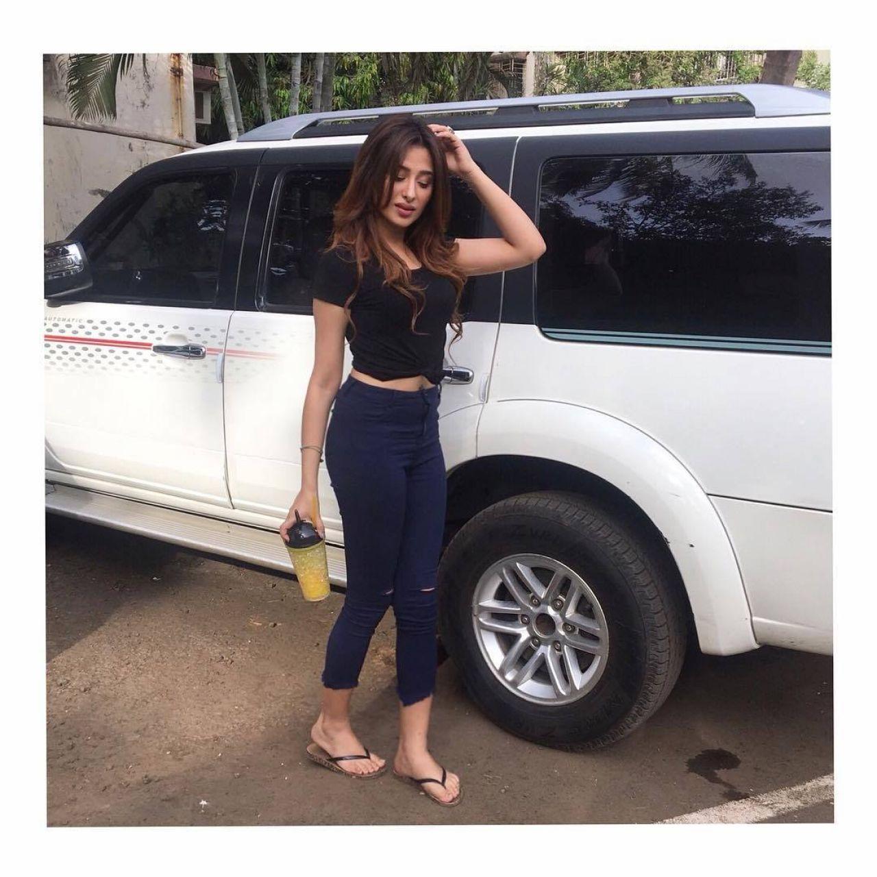 Mahira Sharma Pics 12 31 2018