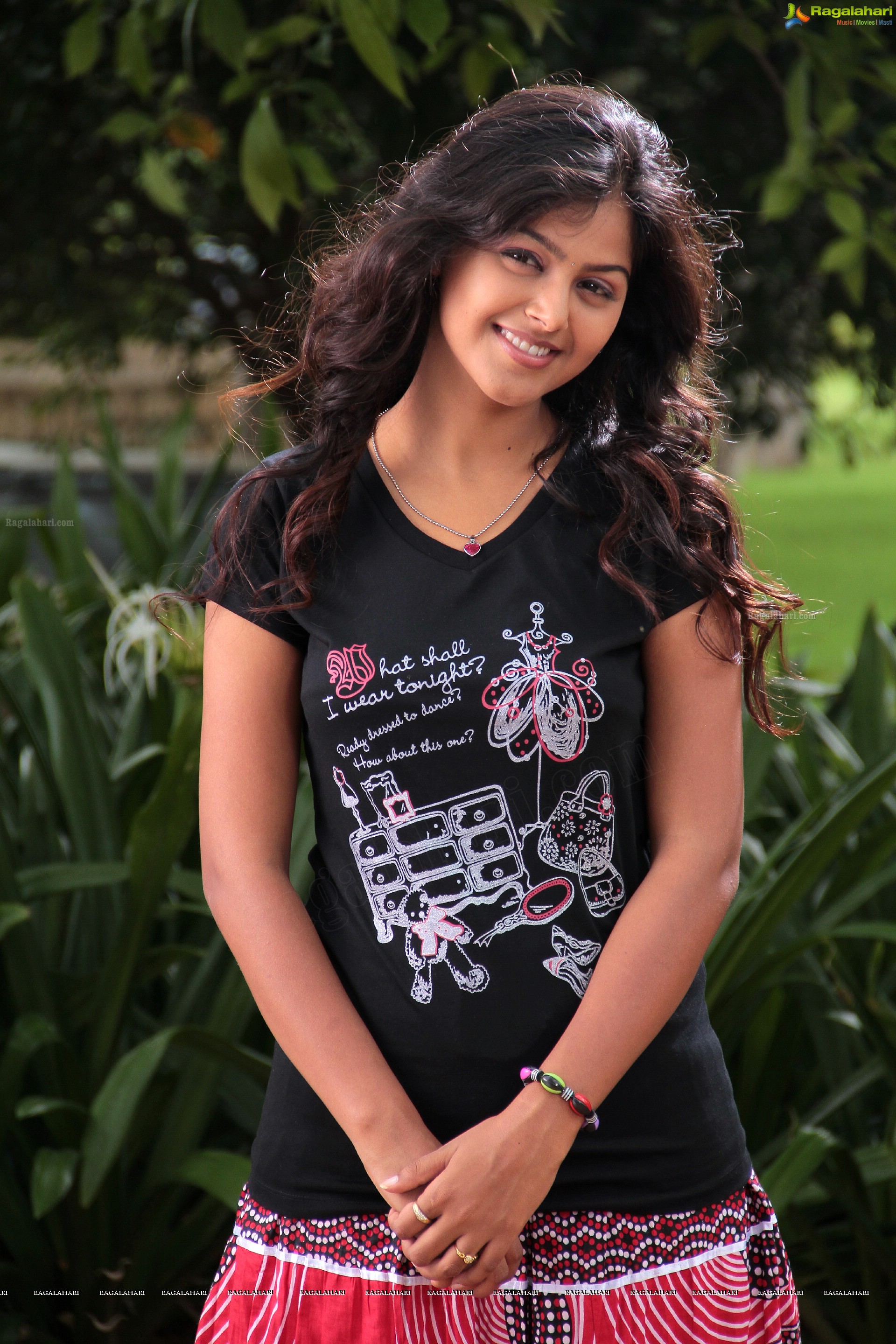 Monal Gajjar Wallpapers - Wallpaper Cave