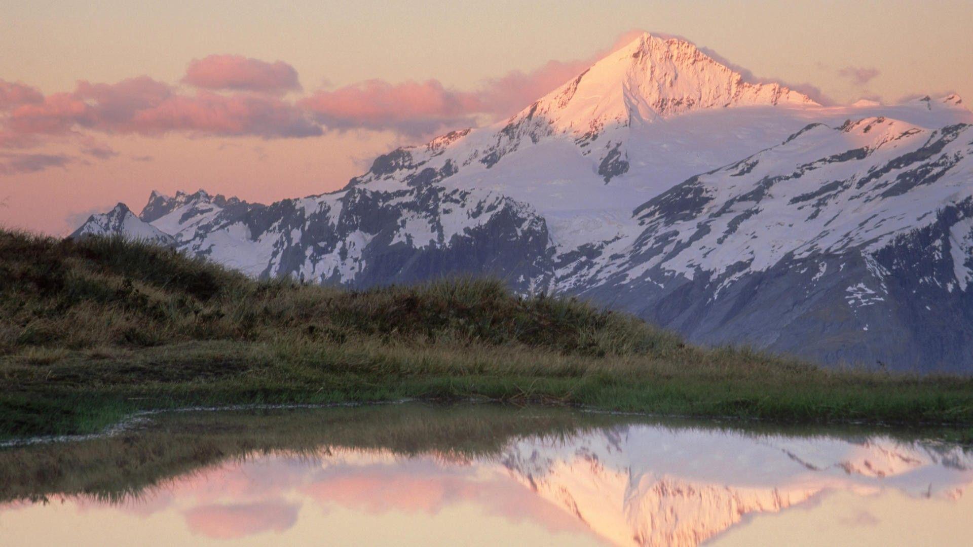 Pastel Mountain Sunset Wallpaper