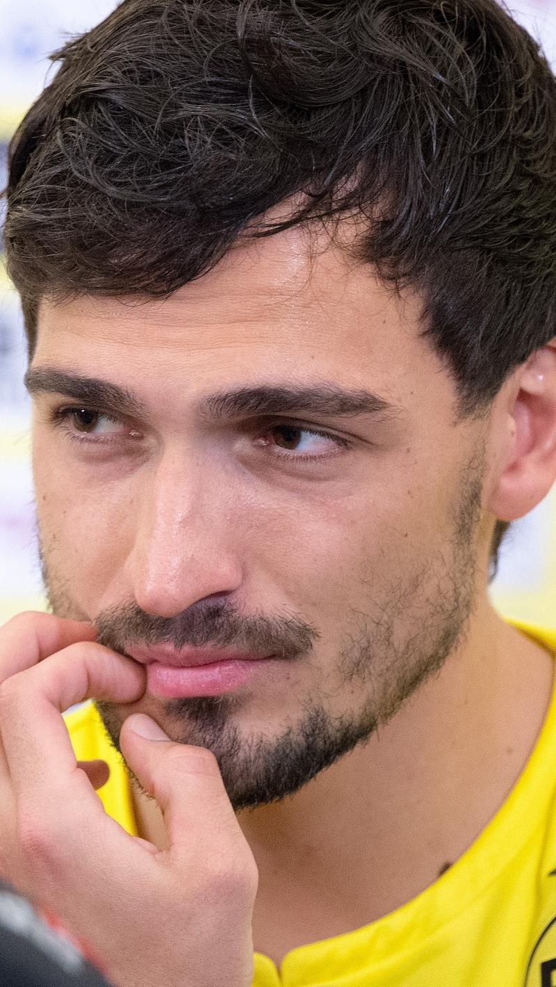 Download wallpaper 800x1420 mats hummels, bayern, football